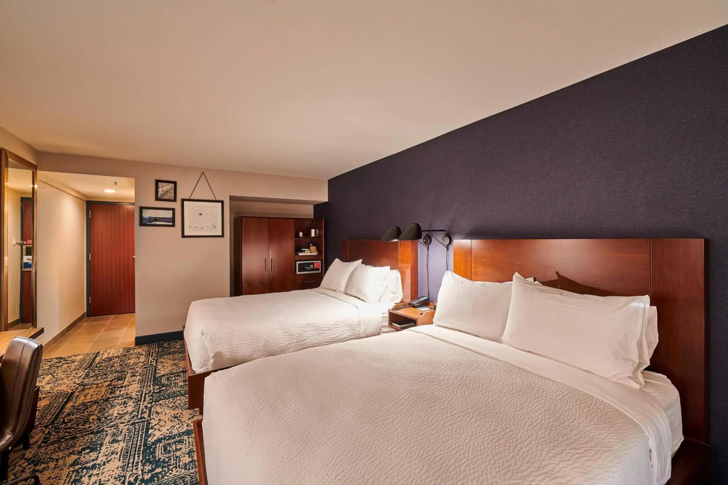 Superior Room, Guest room, 2 Double in Four Points by Sheraton Cleveland-Eastlake Superior Room, Guest room, 2 Double in Four Points by Sheraton Cleveland-Eastlake