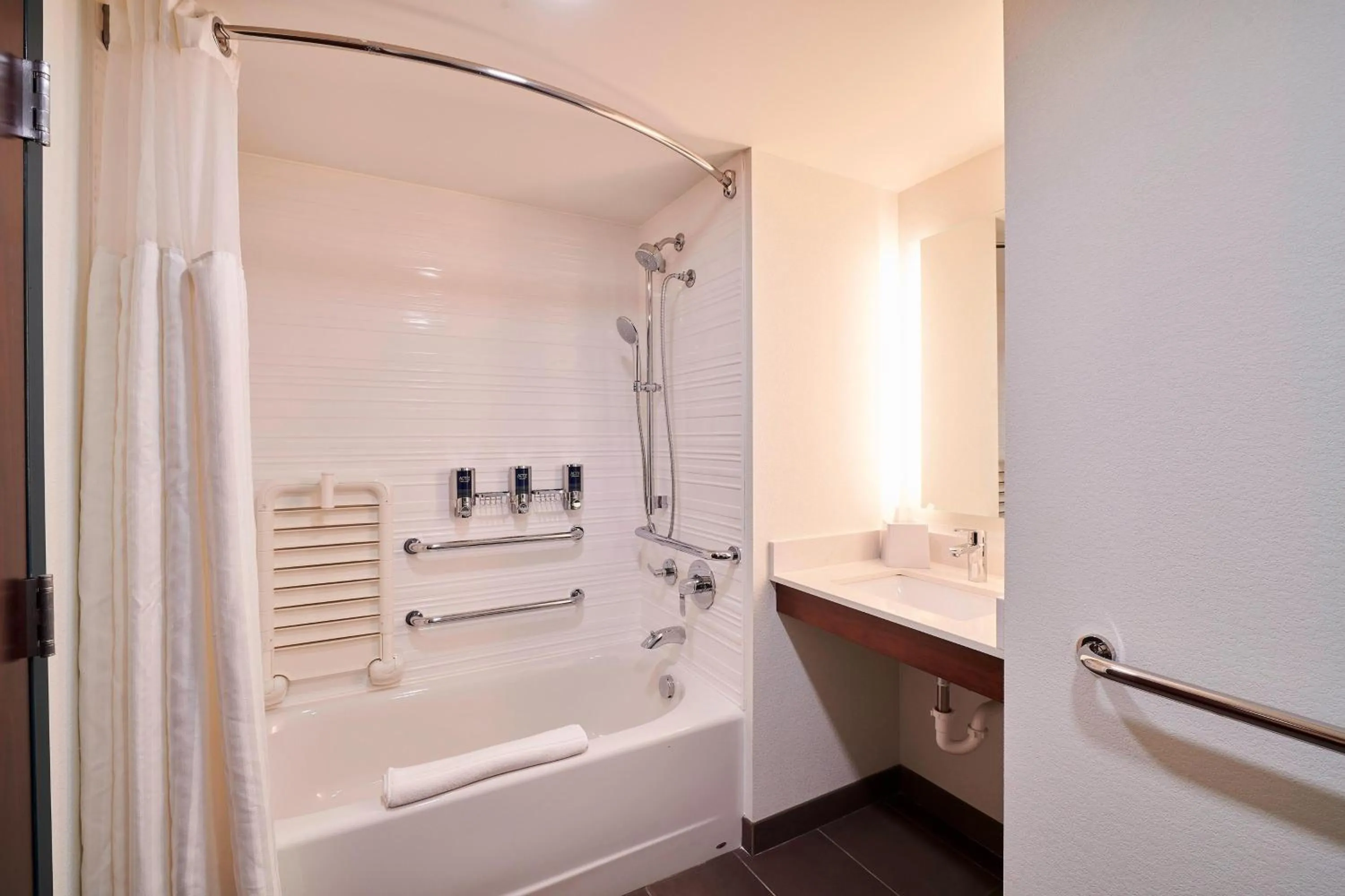 Bathroom in Four Points by Sheraton Cleveland-Eastlake