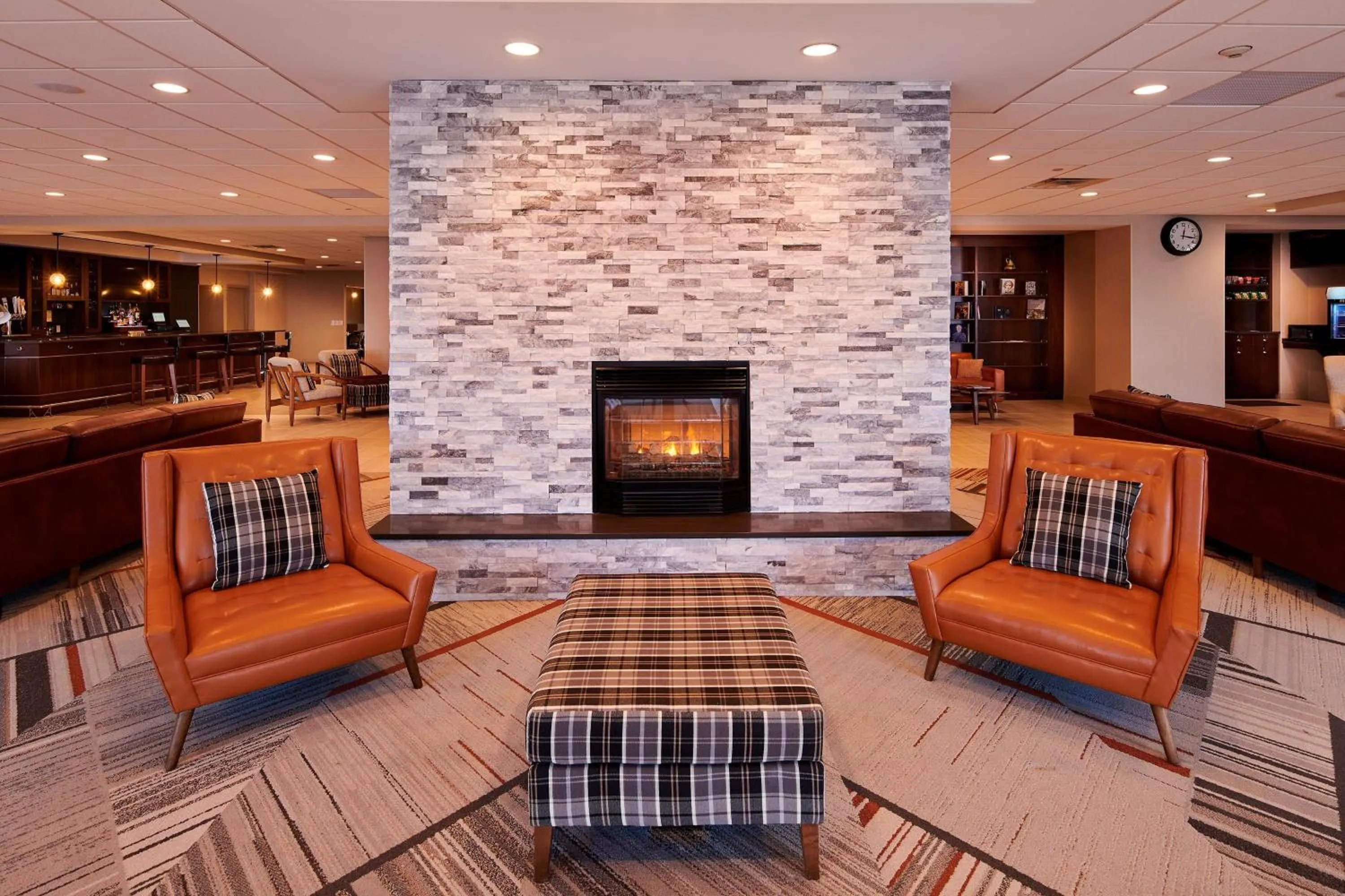 Lobby or reception in Four Points by Sheraton Cleveland-Eastlake