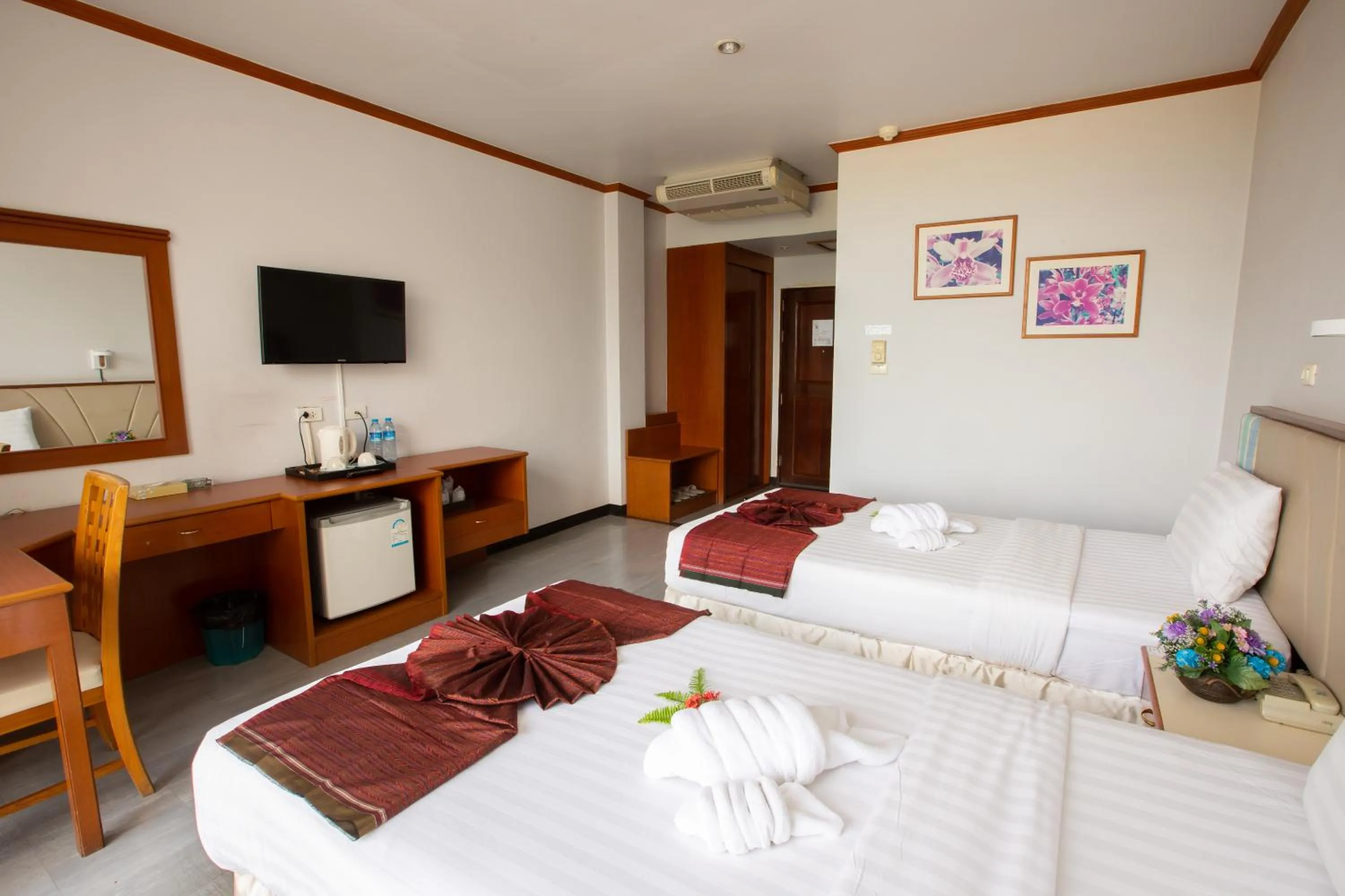 Bed in Surin Majestic Hotel