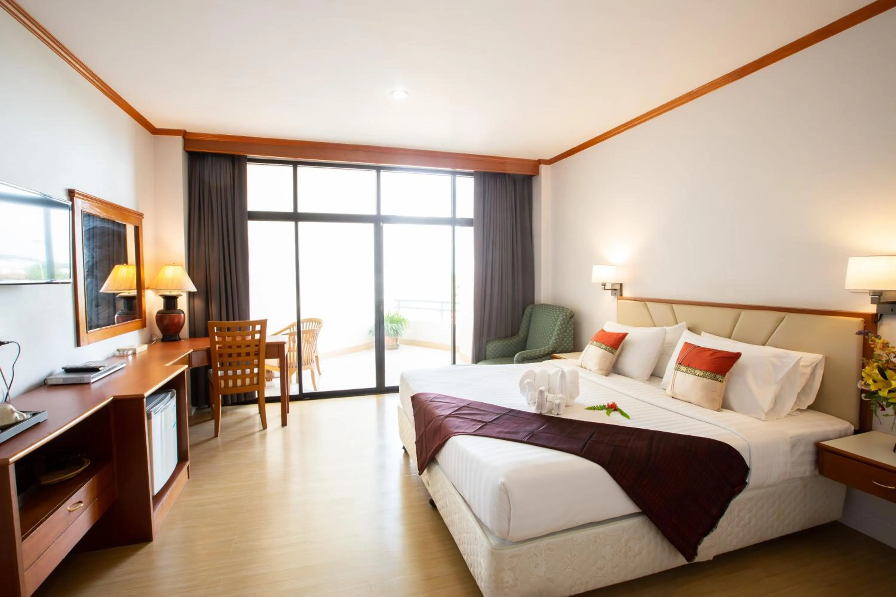 Bed in Surin Majestic Hotel