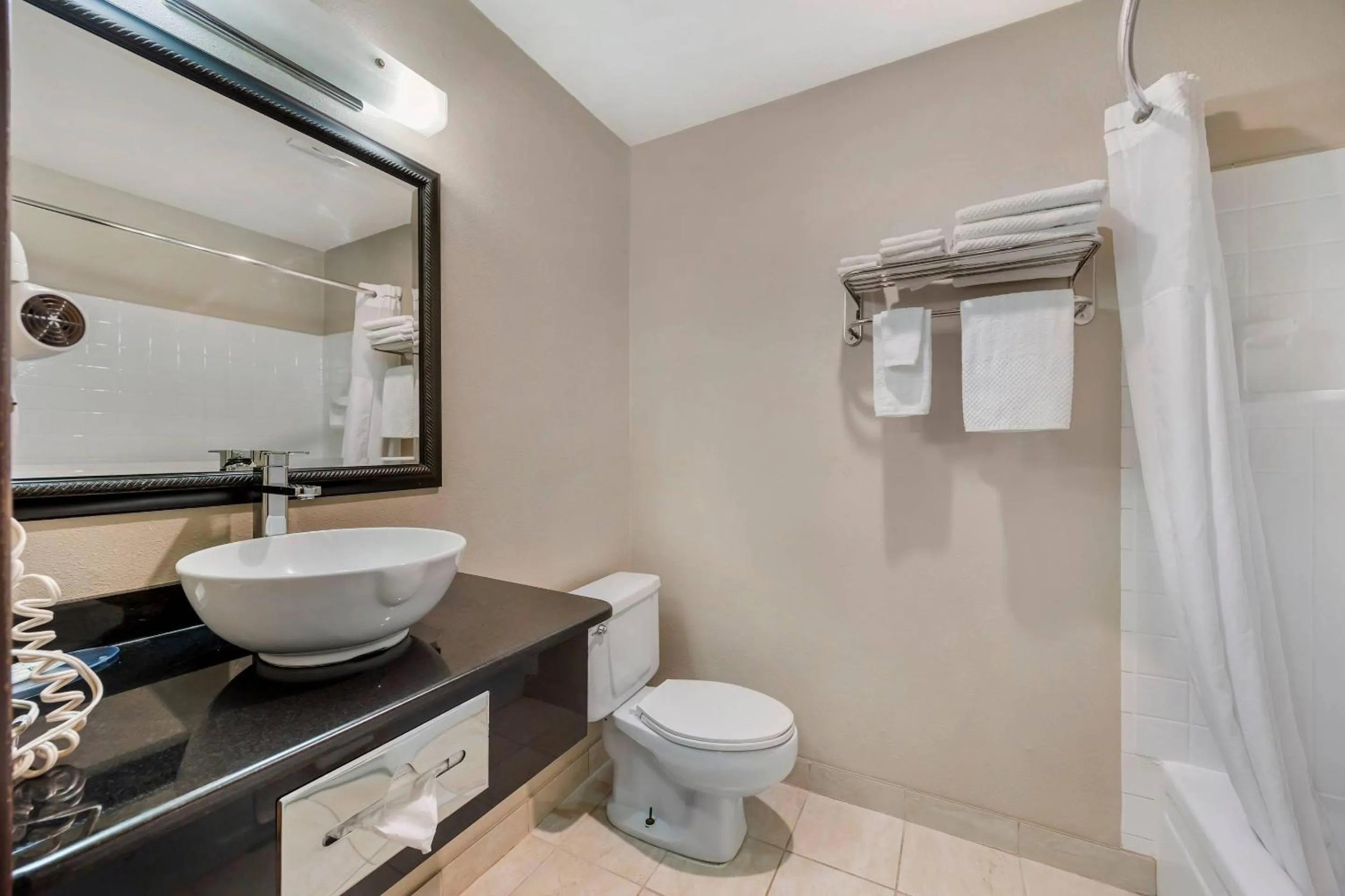 Bedroom in Quality Inn Umatilla - Hermiston