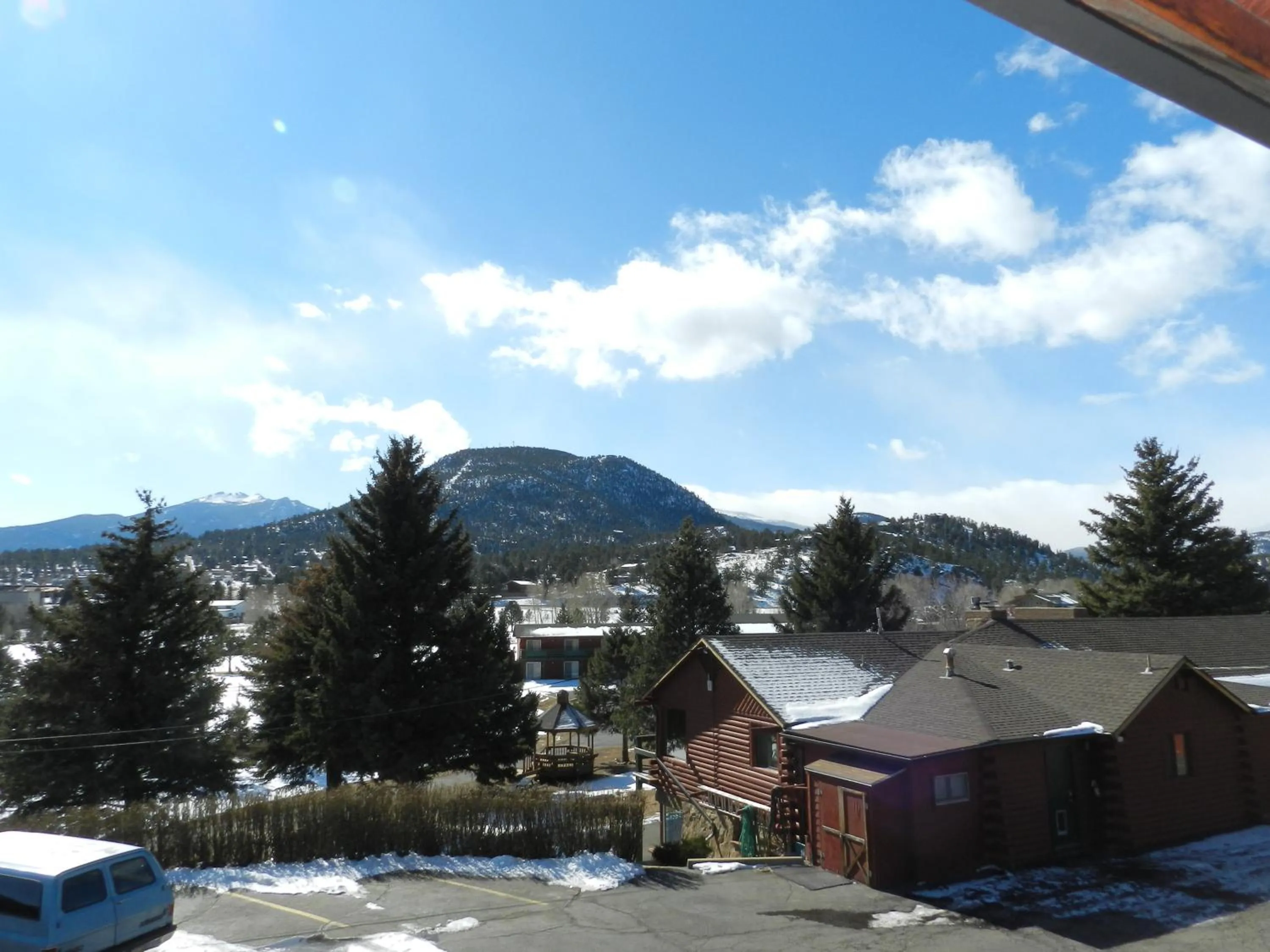 Facade/entrance in Discovery Lodge