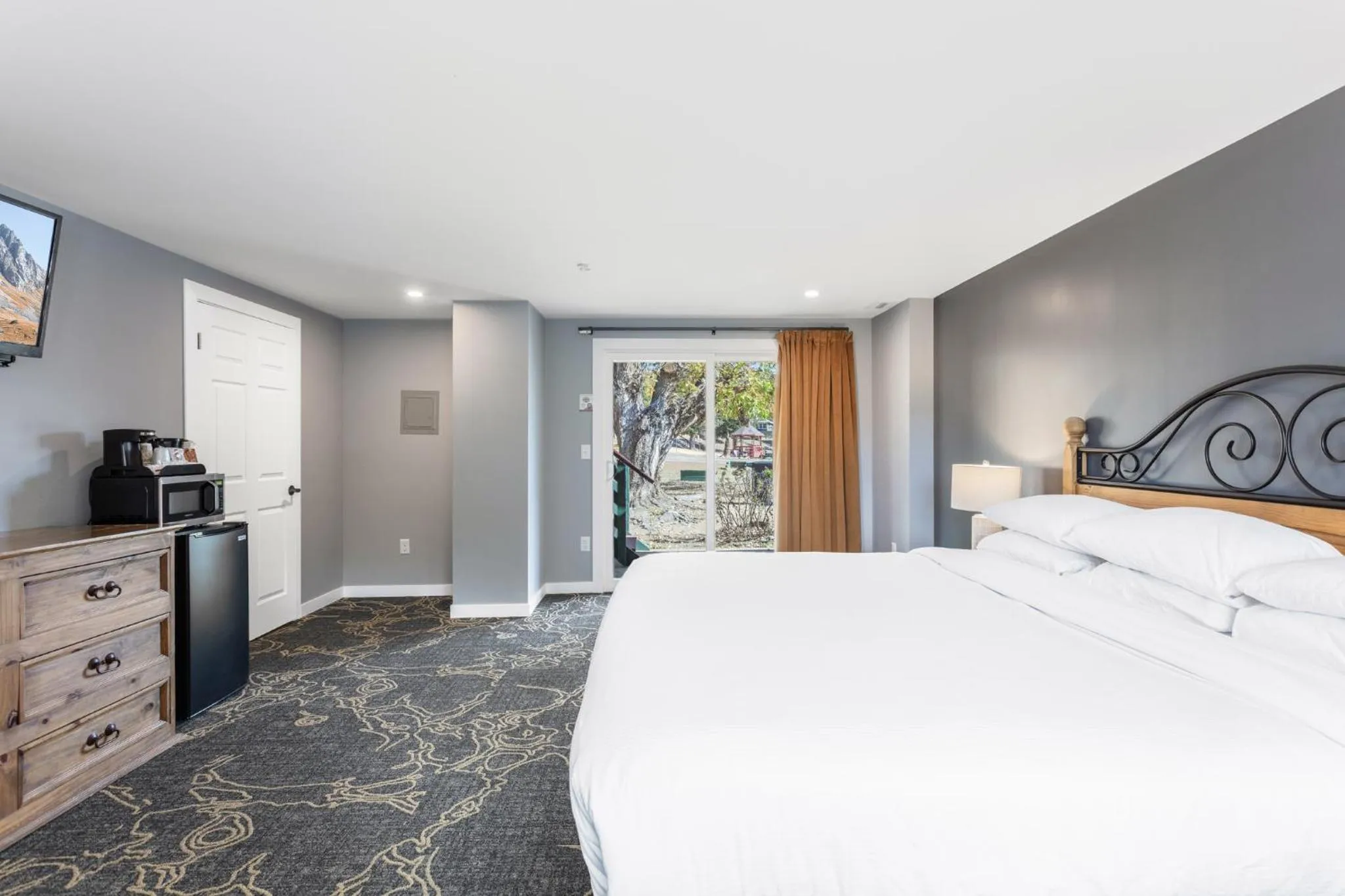 Bed in Discovery Lodge