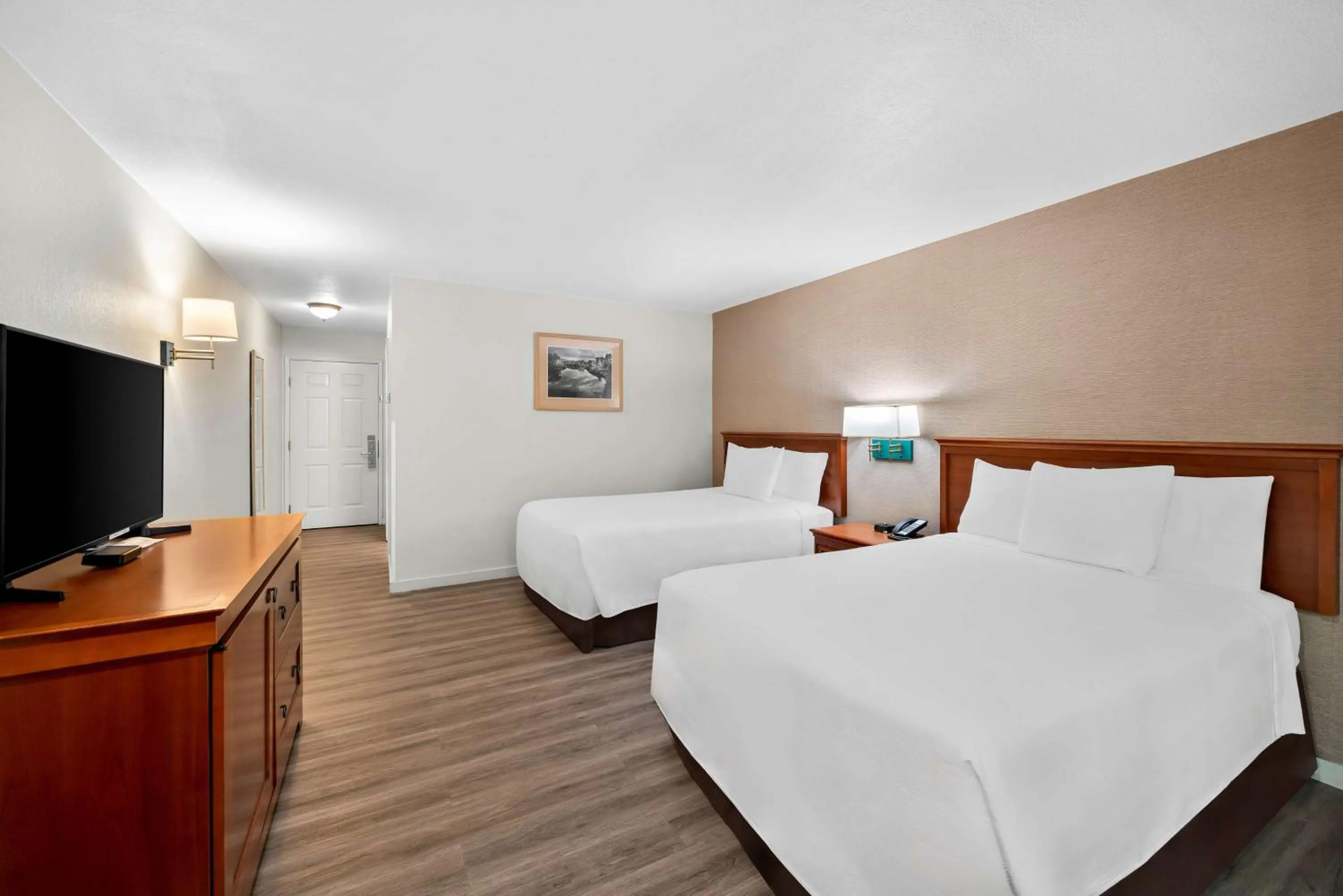 Photo of the whole room, Bed in Best Western Stagecoach Inn