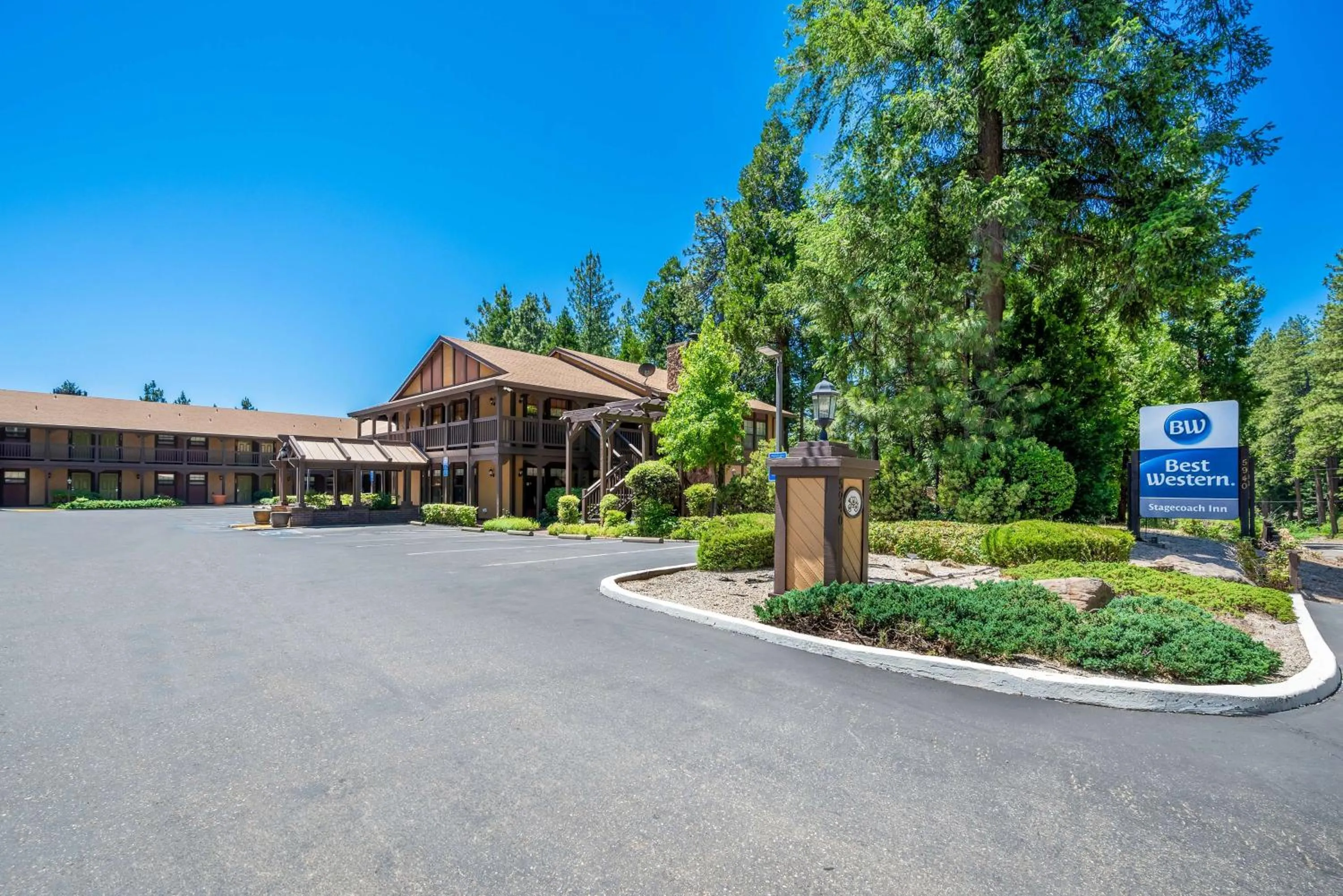 Property building in Best Western Stagecoach Inn