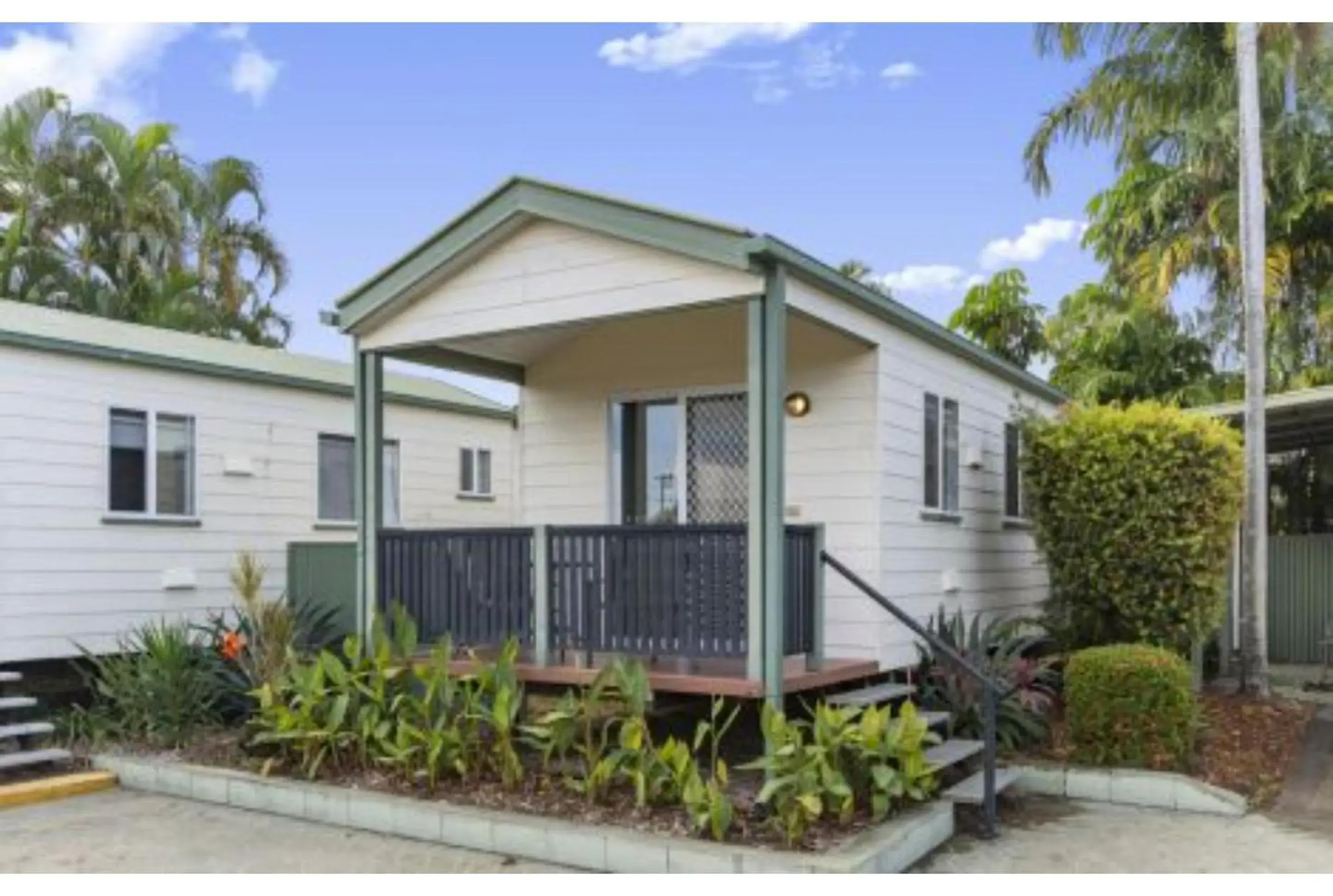 Standard Studio Cabin - Queen in Discovery Parks - Townsville Standard Studio Cabin - Queen in Discovery Parks - Townsville