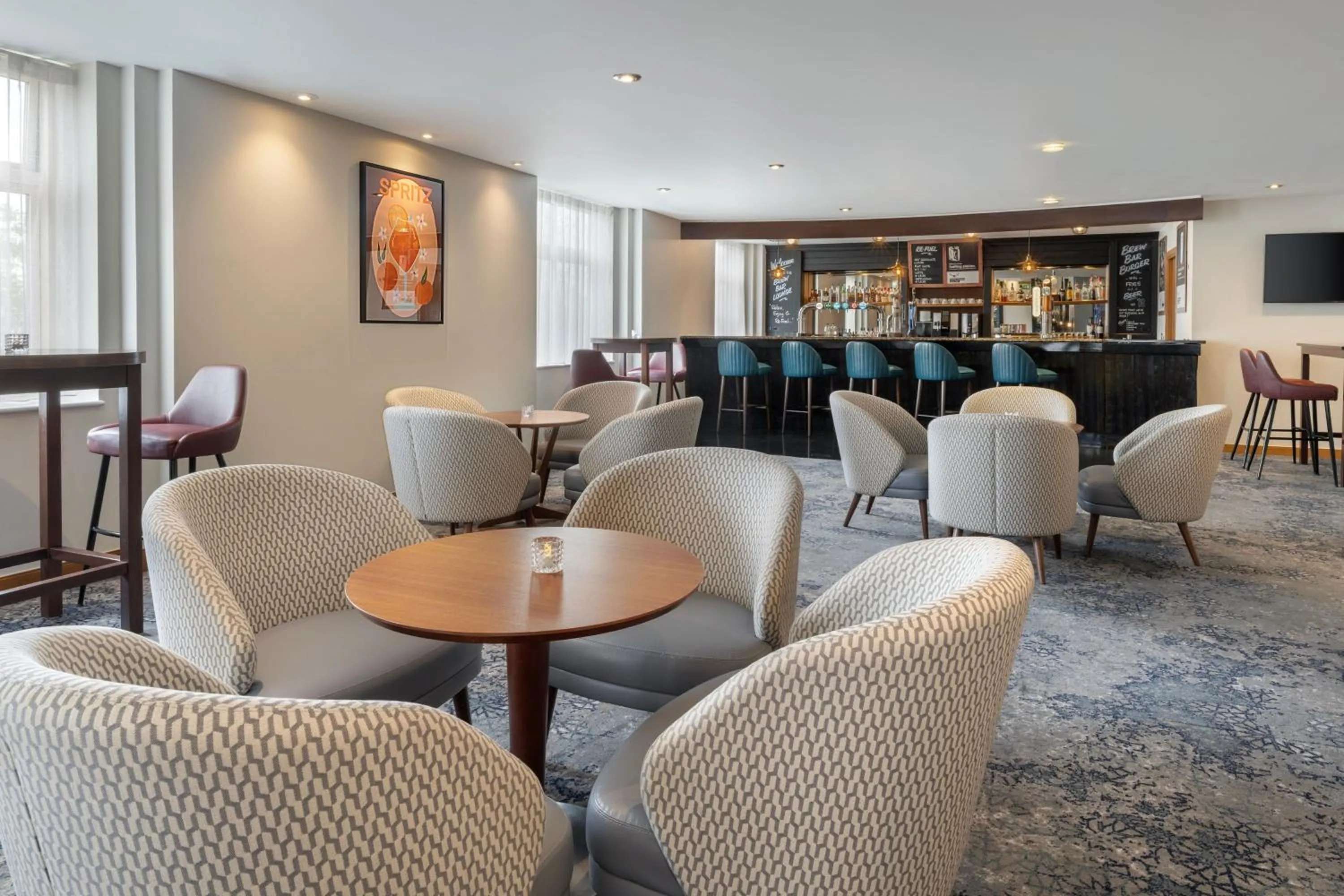 Lounge or bar in Delta Hotels by Marriott Bexleyheath