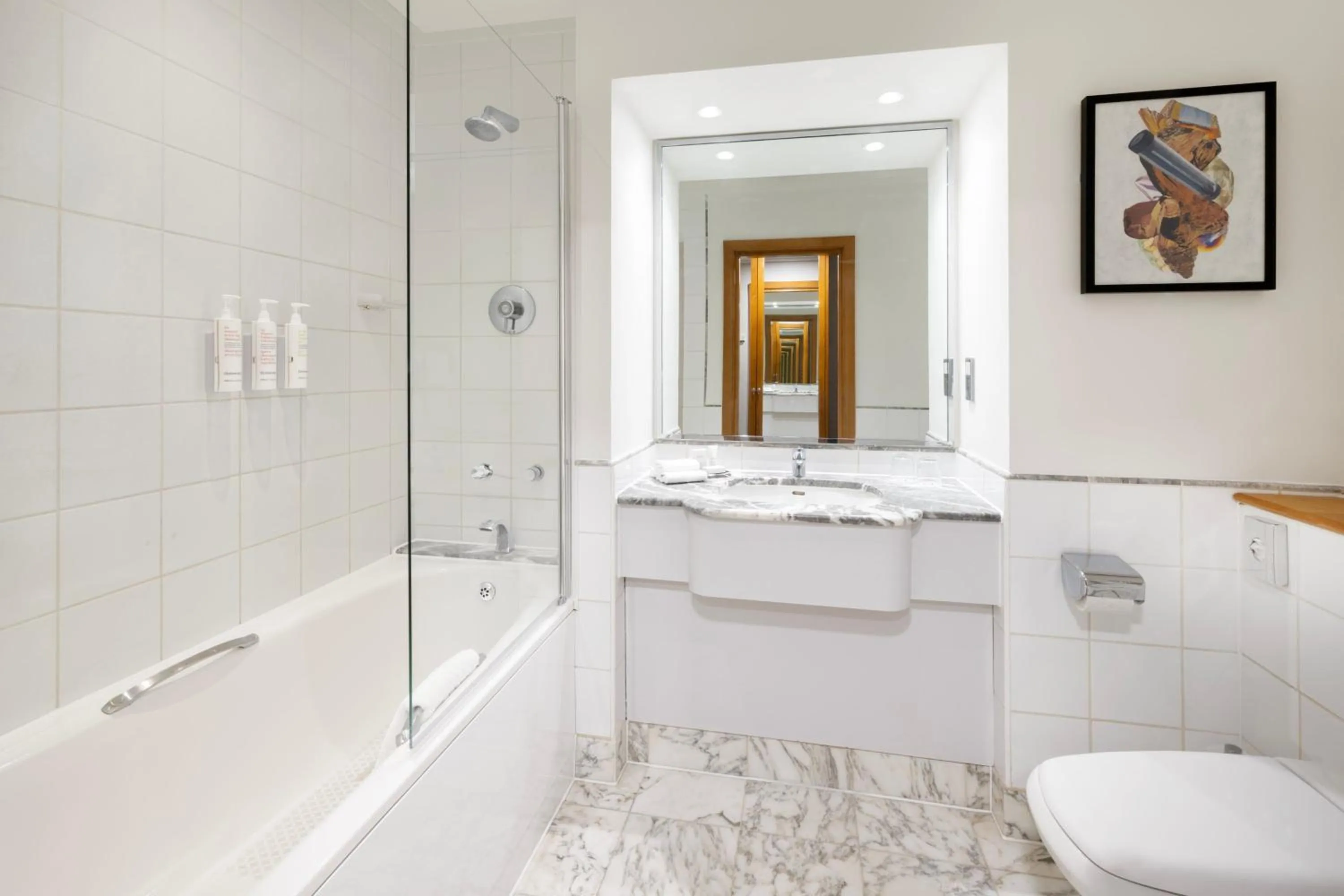 Bathroom in Delta Hotels by Marriott Bexleyheath
