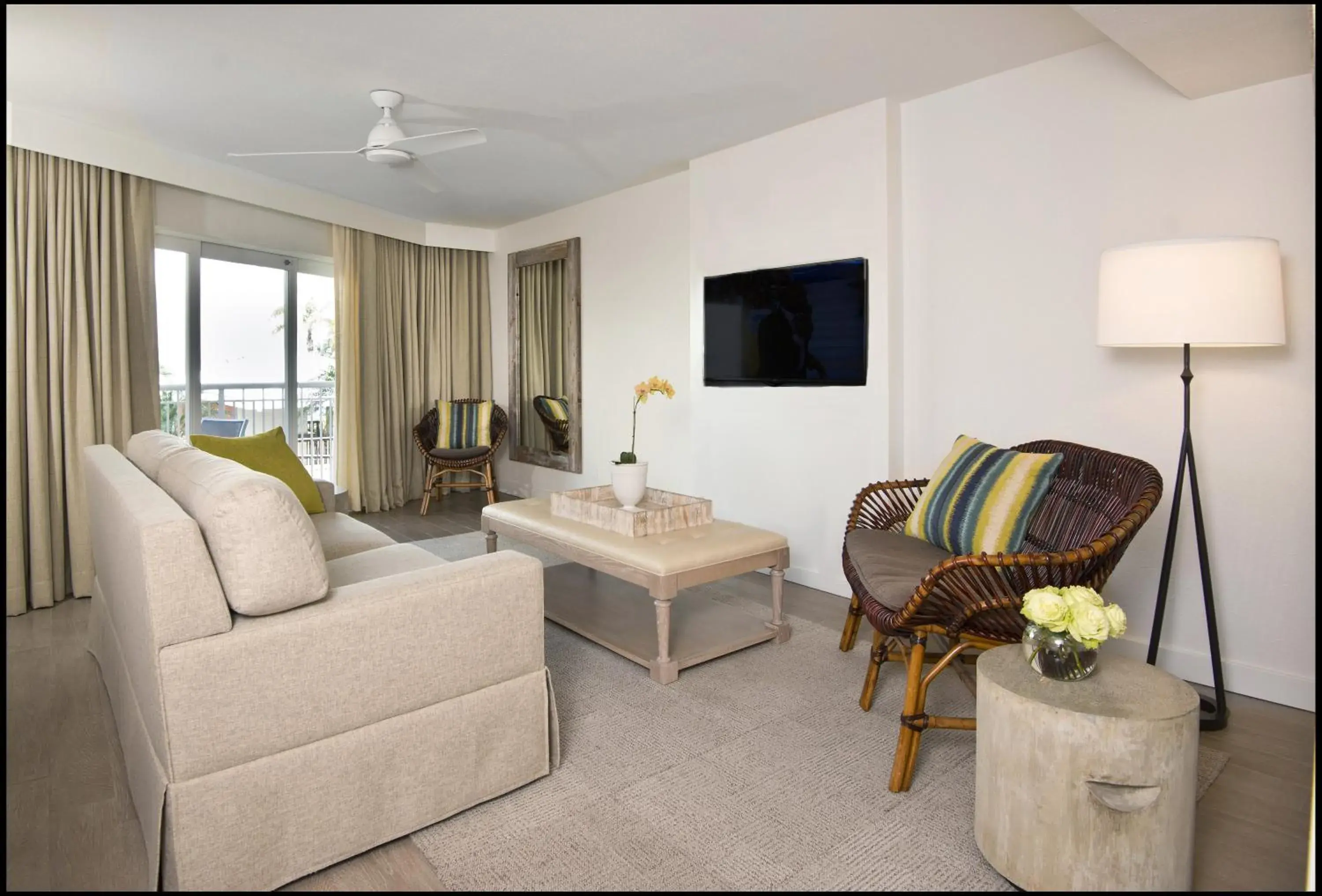 Superior King Suite with Sofa Bed in Beach House Suites by the Don CeSar Superior King Suite with Sofa Bed in Beach House Suites by the Don CeSar