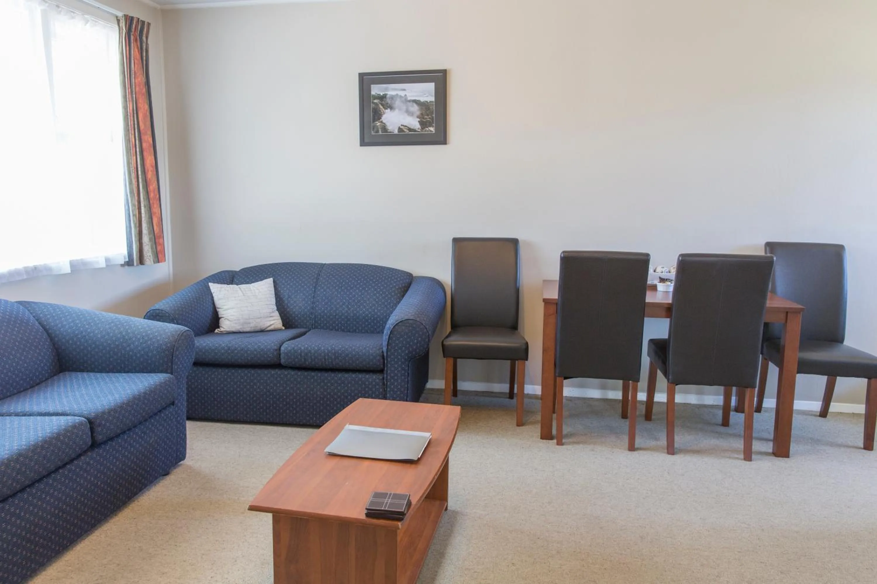 Living room in Greymouth Motel