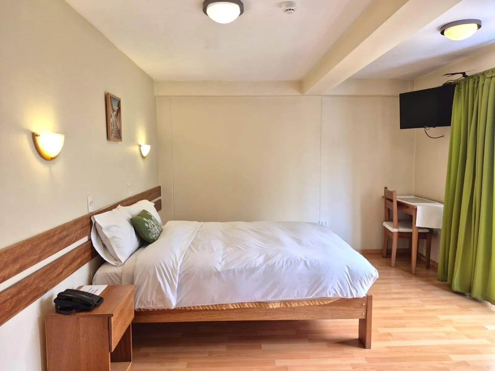 Bed in Florida del Inca Hotel