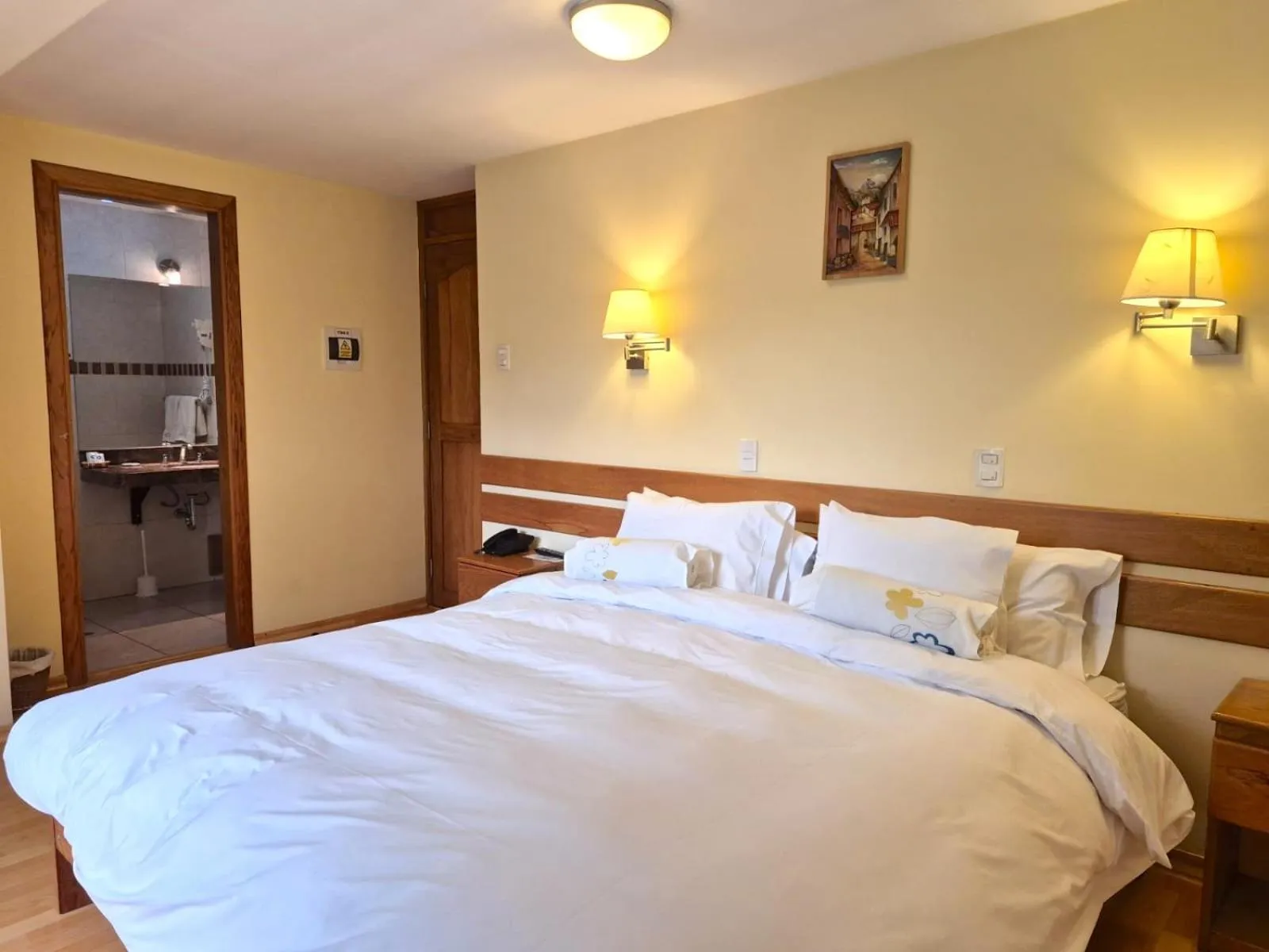 King Room in Florida del Inca Hotel