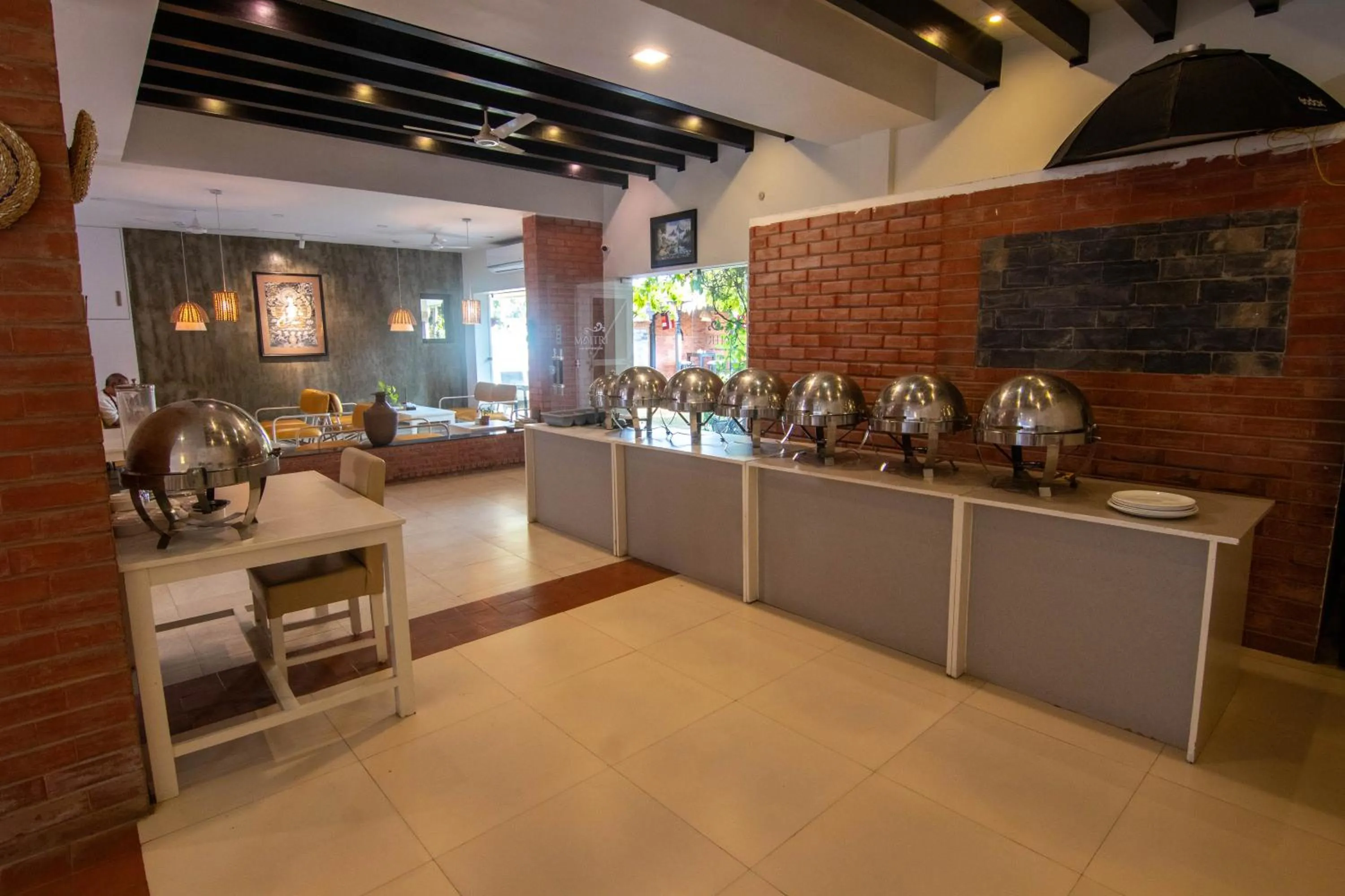 Restaurant/places to eat in Hotel Ananda Inn