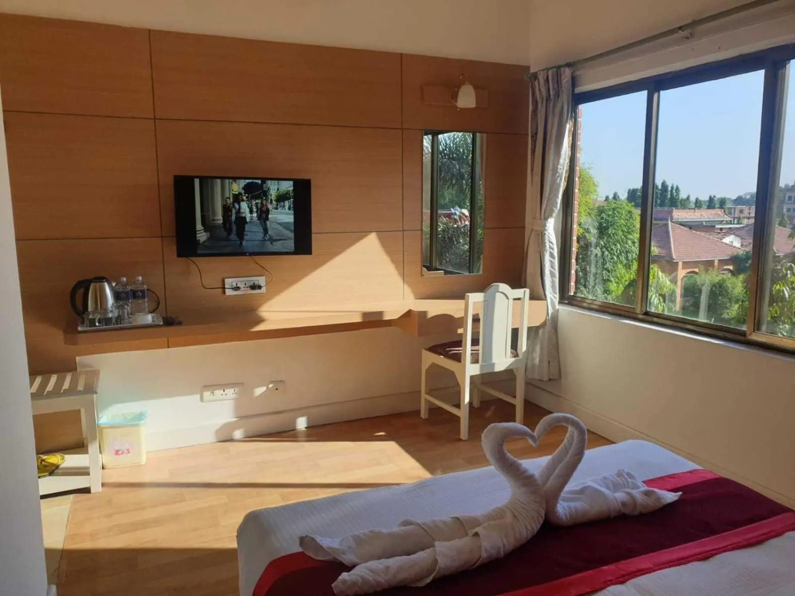 Bed in Hotel Ananda Inn