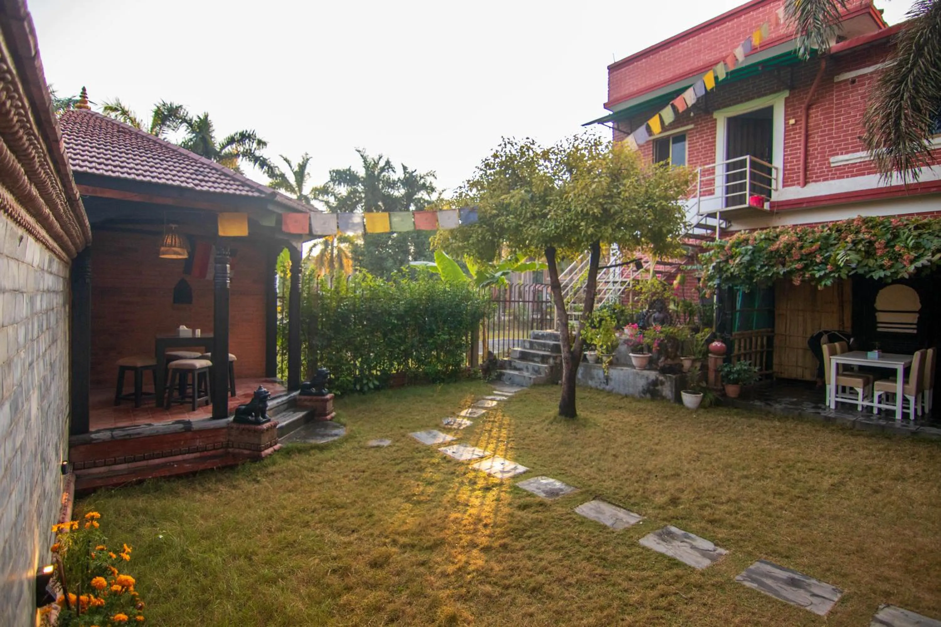 Restaurant/places to eat in Hotel Ananda Inn