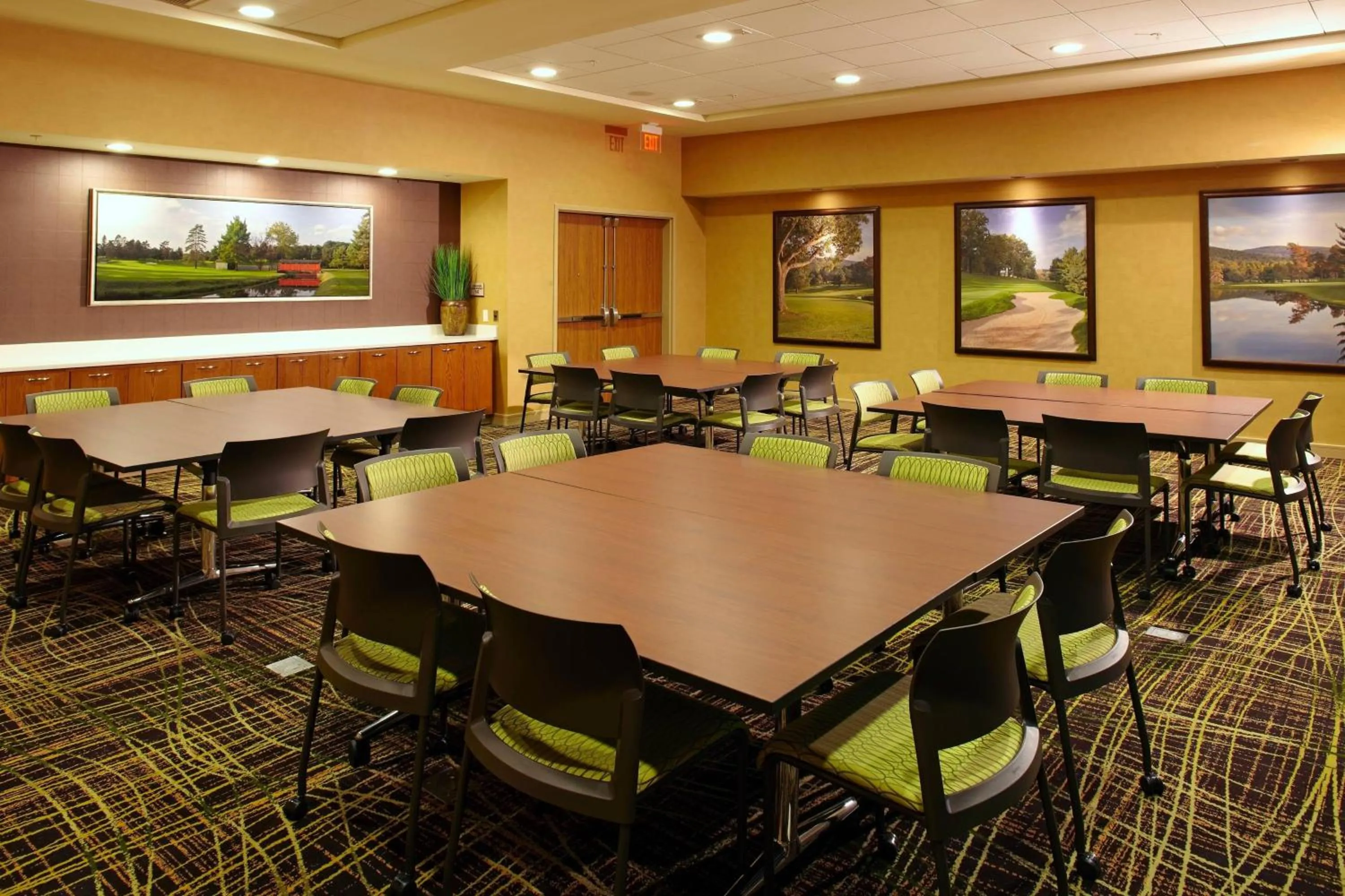 Meeting/conference room in SpringHill Suites by Marriott Pittsburgh Latrobe