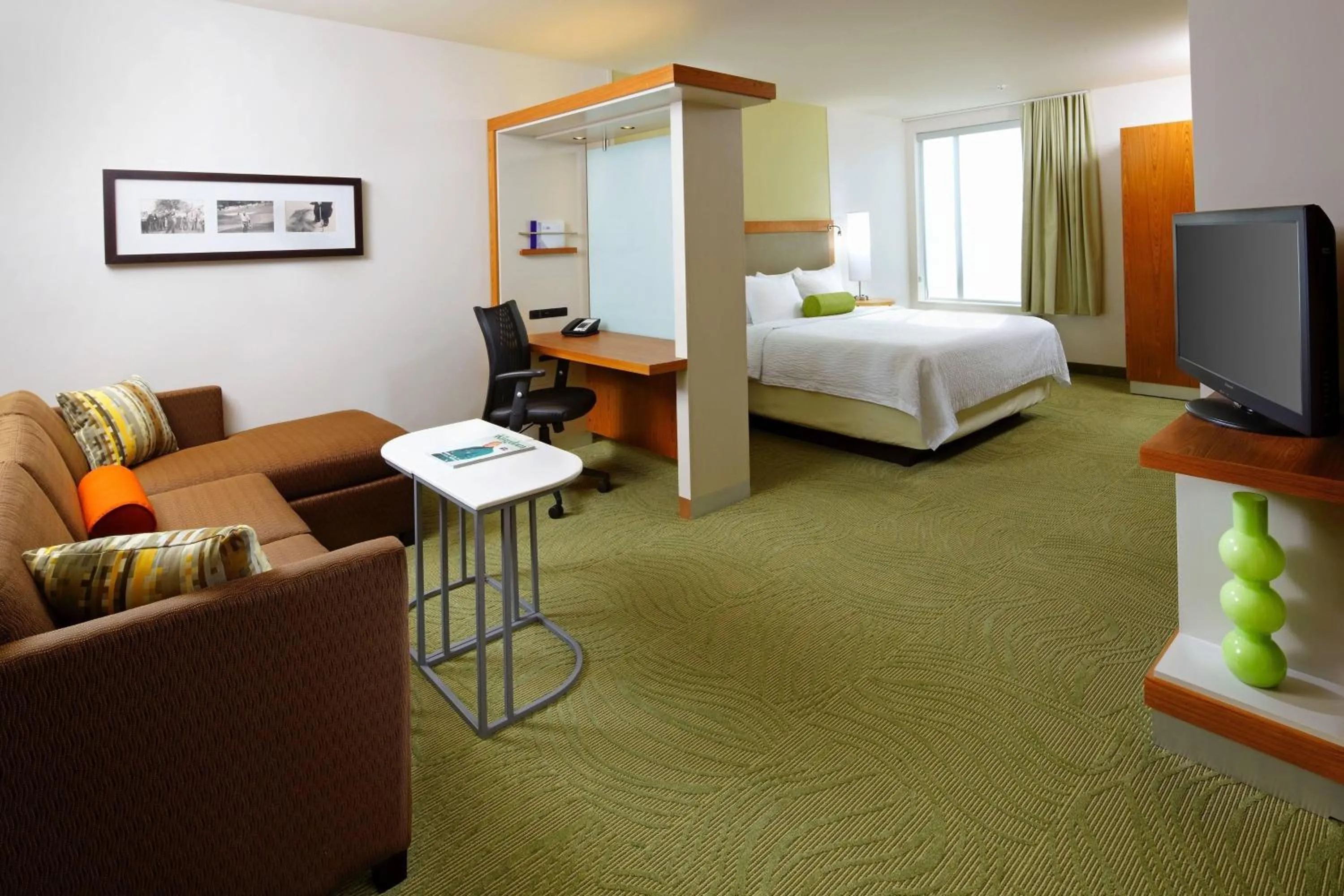 Bedroom, Bed in SpringHill Suites by Marriott Pittsburgh Latrobe