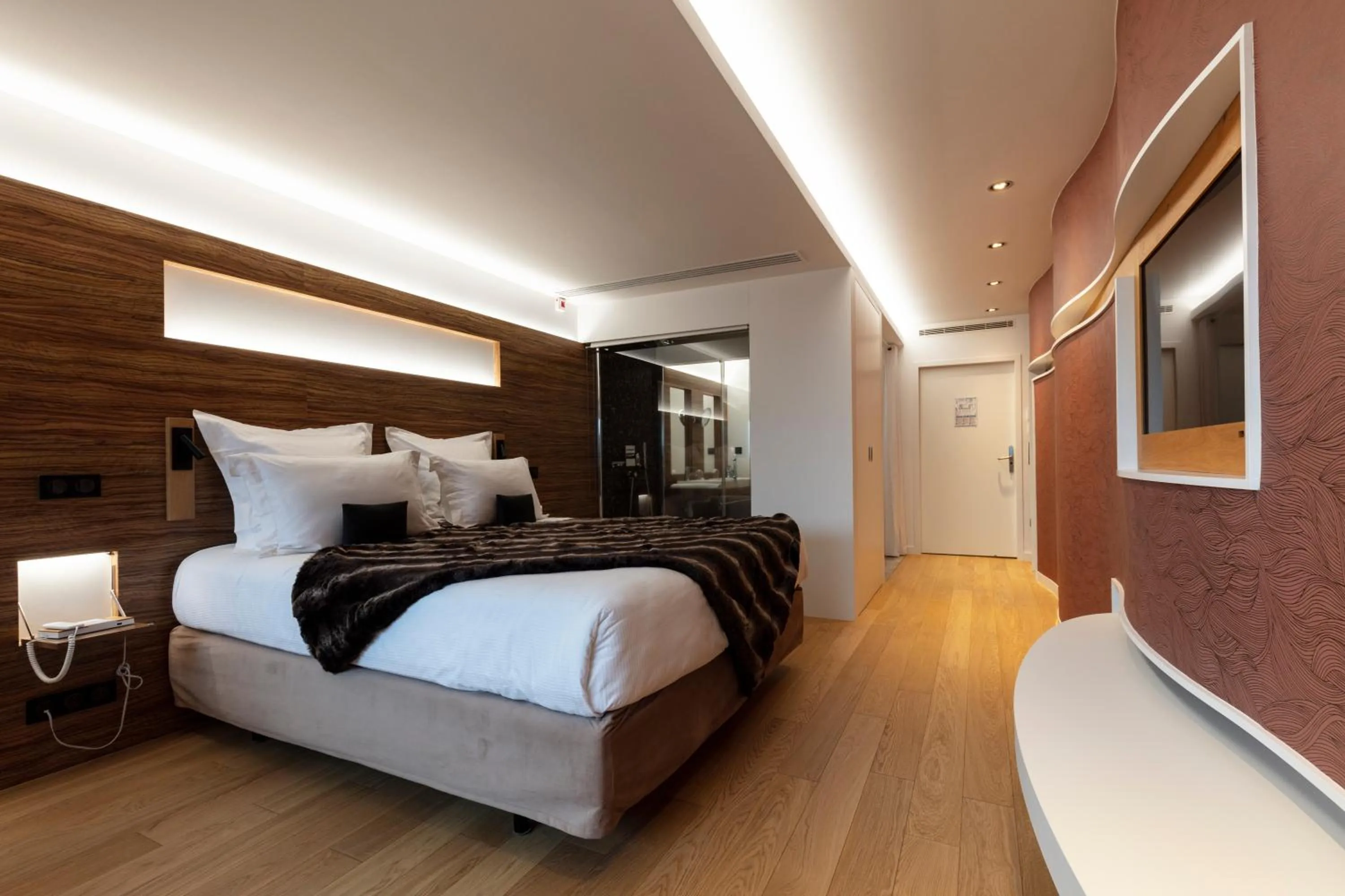 Bedroom, Bed in Hôtel & Restaurant Origines par Adrien Descouls - Teritoria