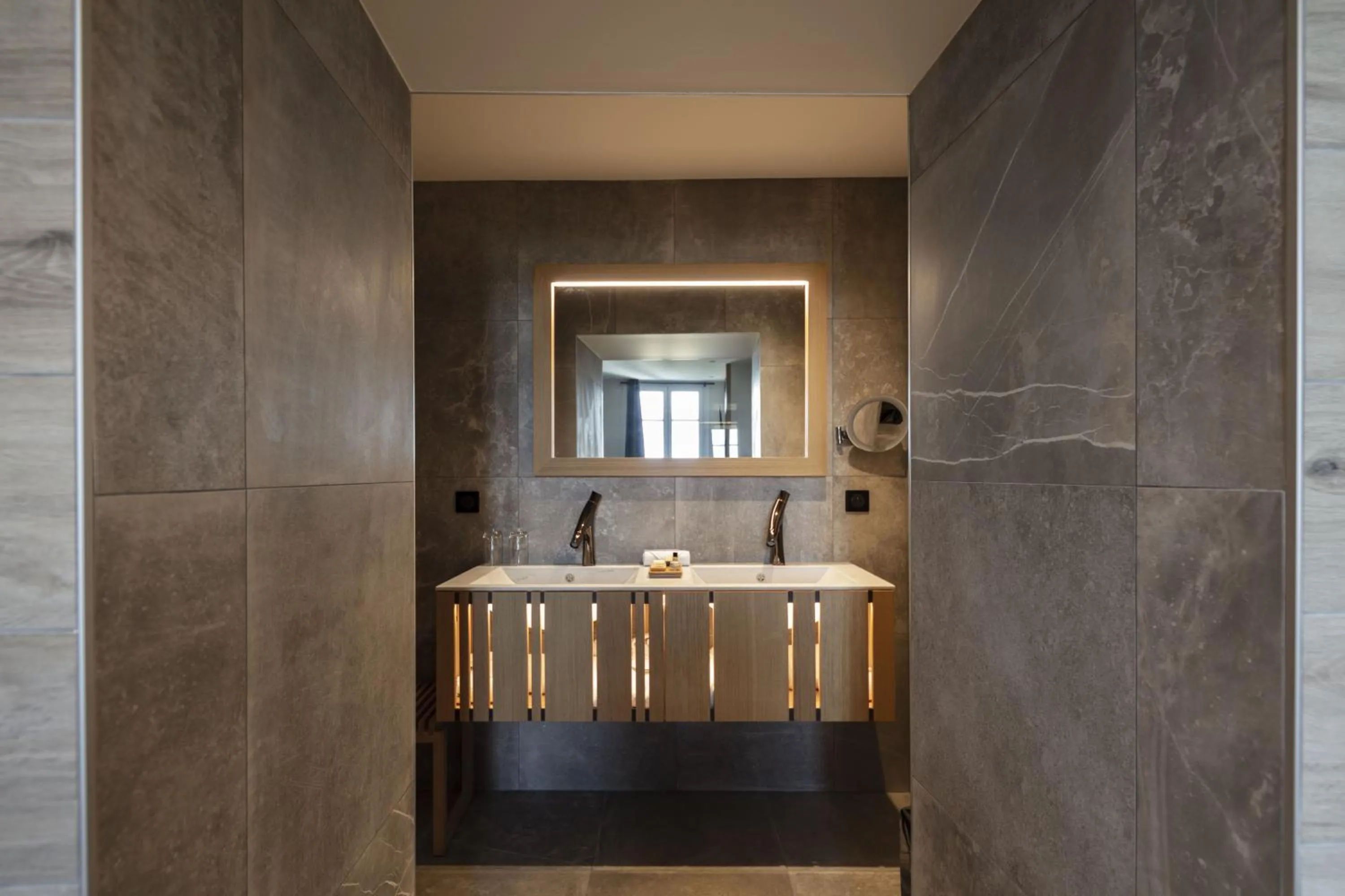 Bathroom in Hôtel & Restaurant Origines par Adrien Descouls - Teritoria