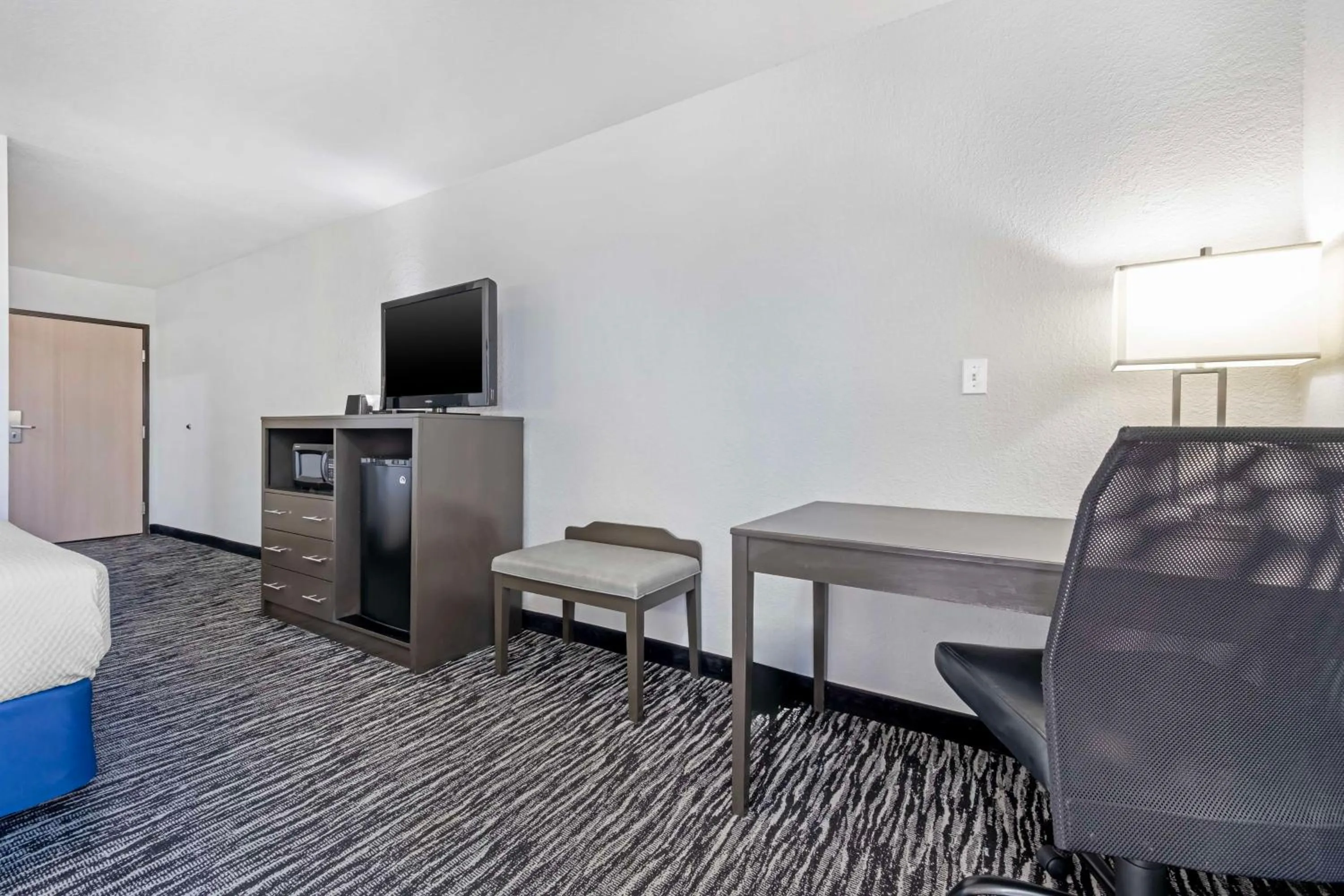 TV and multimedia in Best Western Santa Fe