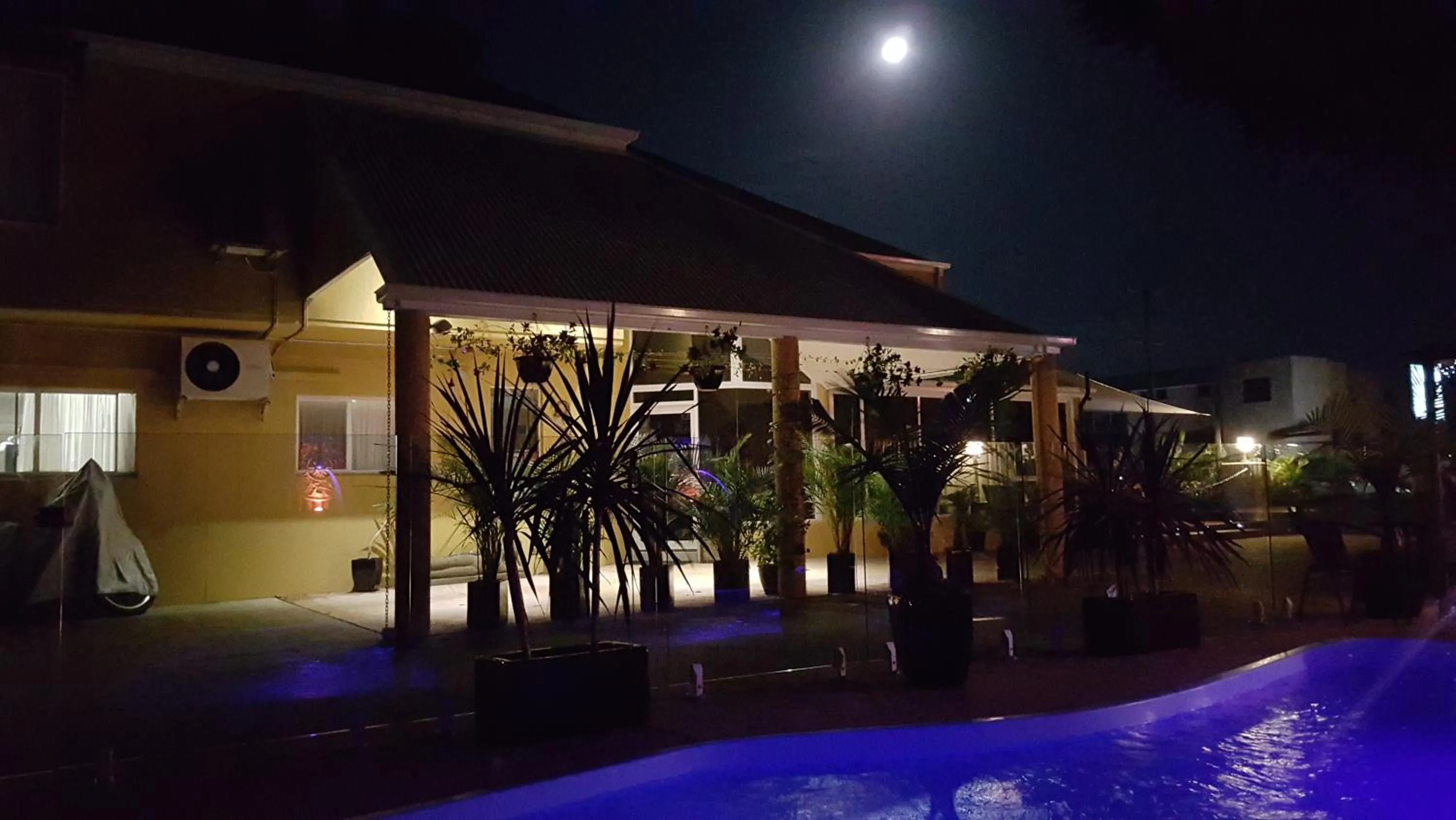 Property building in Admiral Nelson Motor Inn