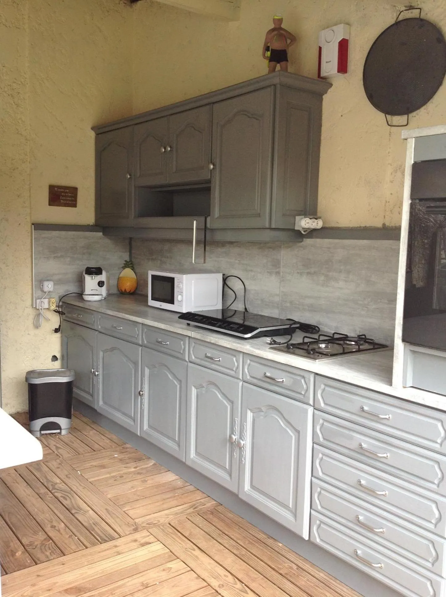 le lutin sur le toit