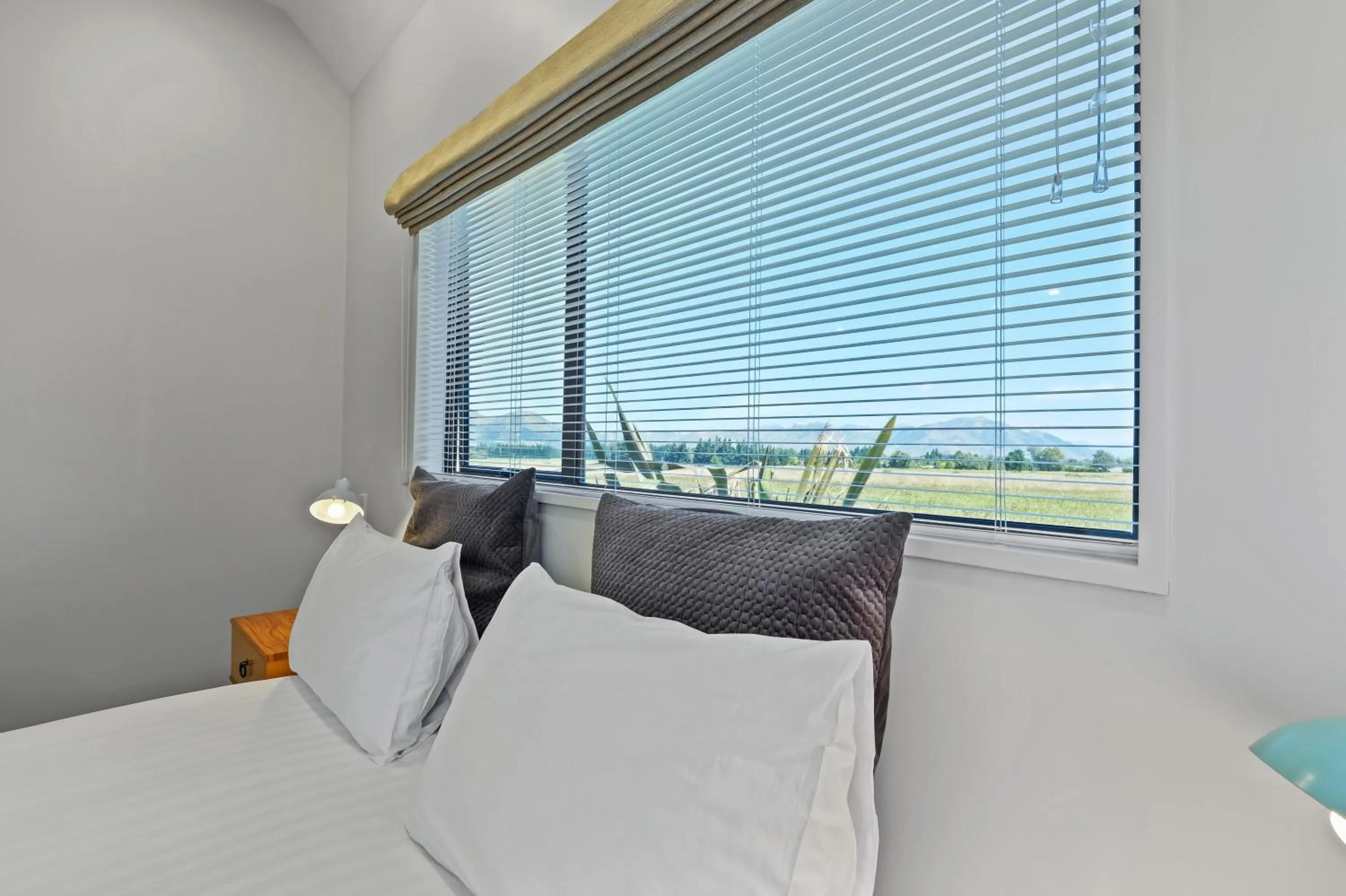 Bed in Hanmer Springs Scenic Views Motel