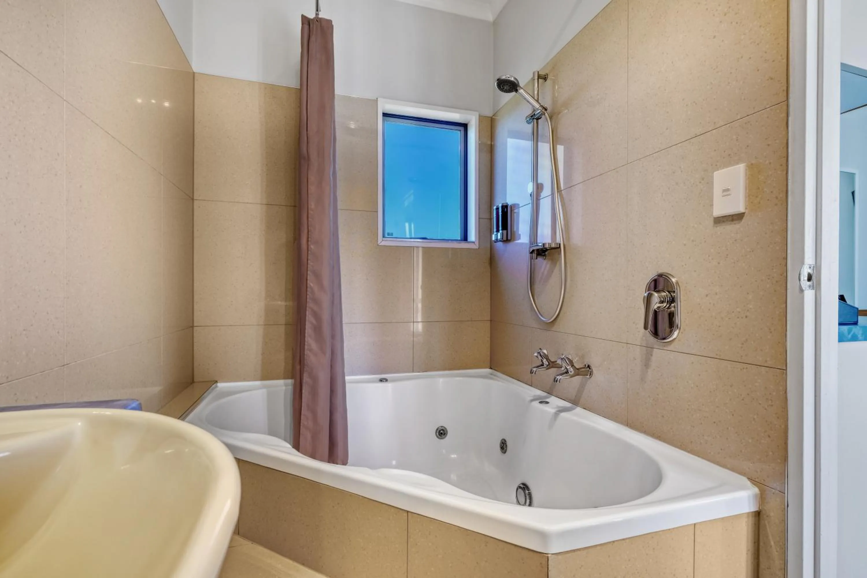 Bathroom in Hanmer Springs Scenic Views Motel