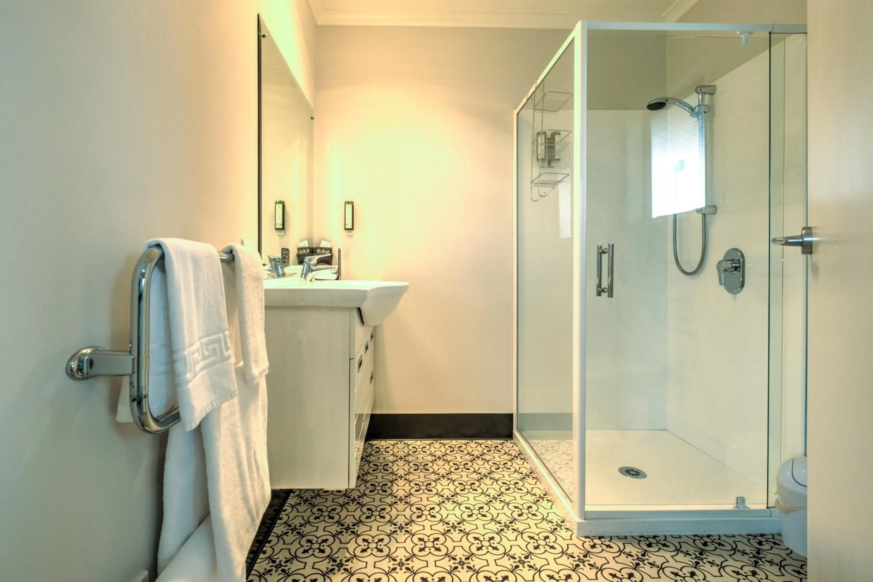 Shower in Hanmer Springs Scenic Views Motel