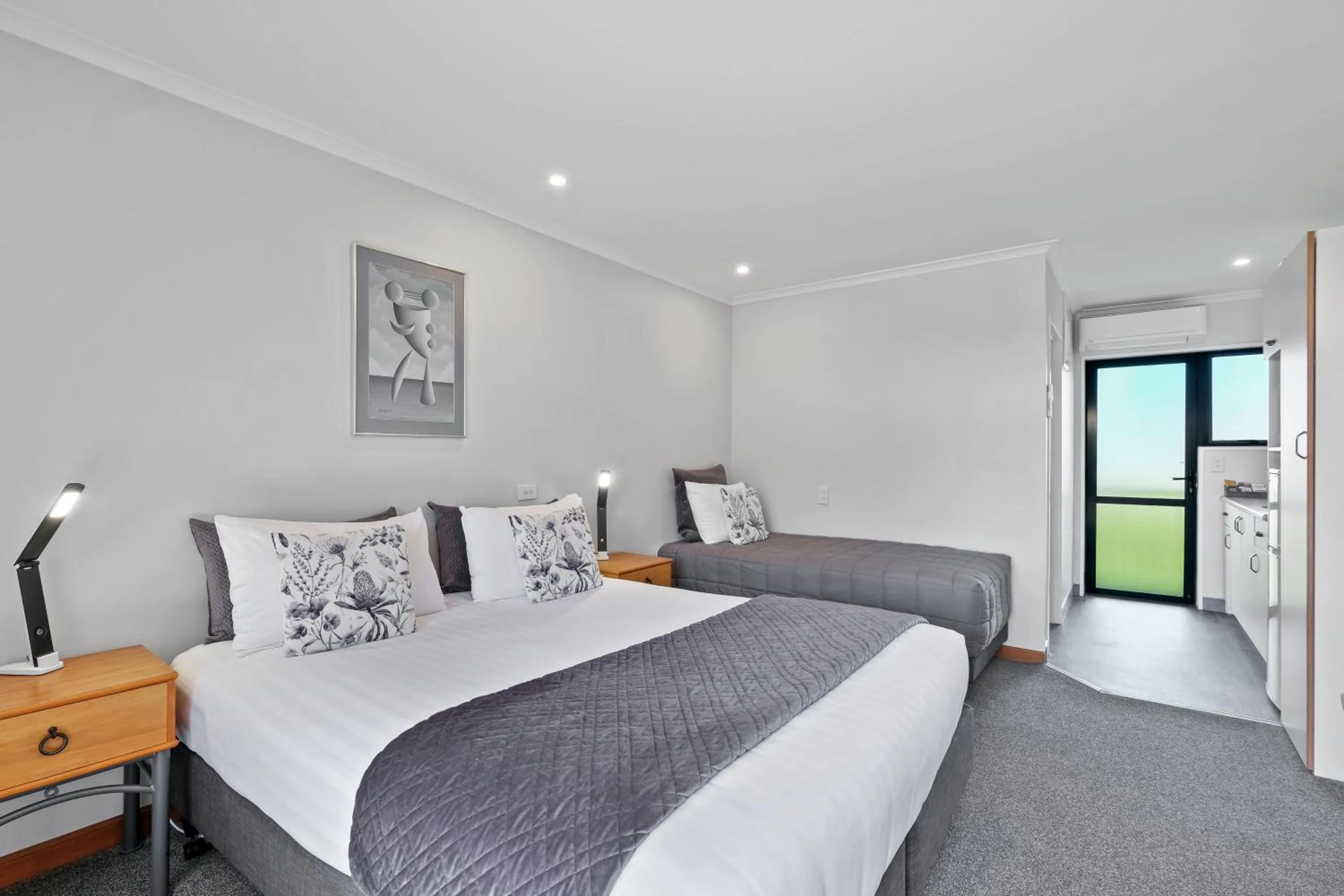 Bed in Hanmer Springs Scenic Views Motel