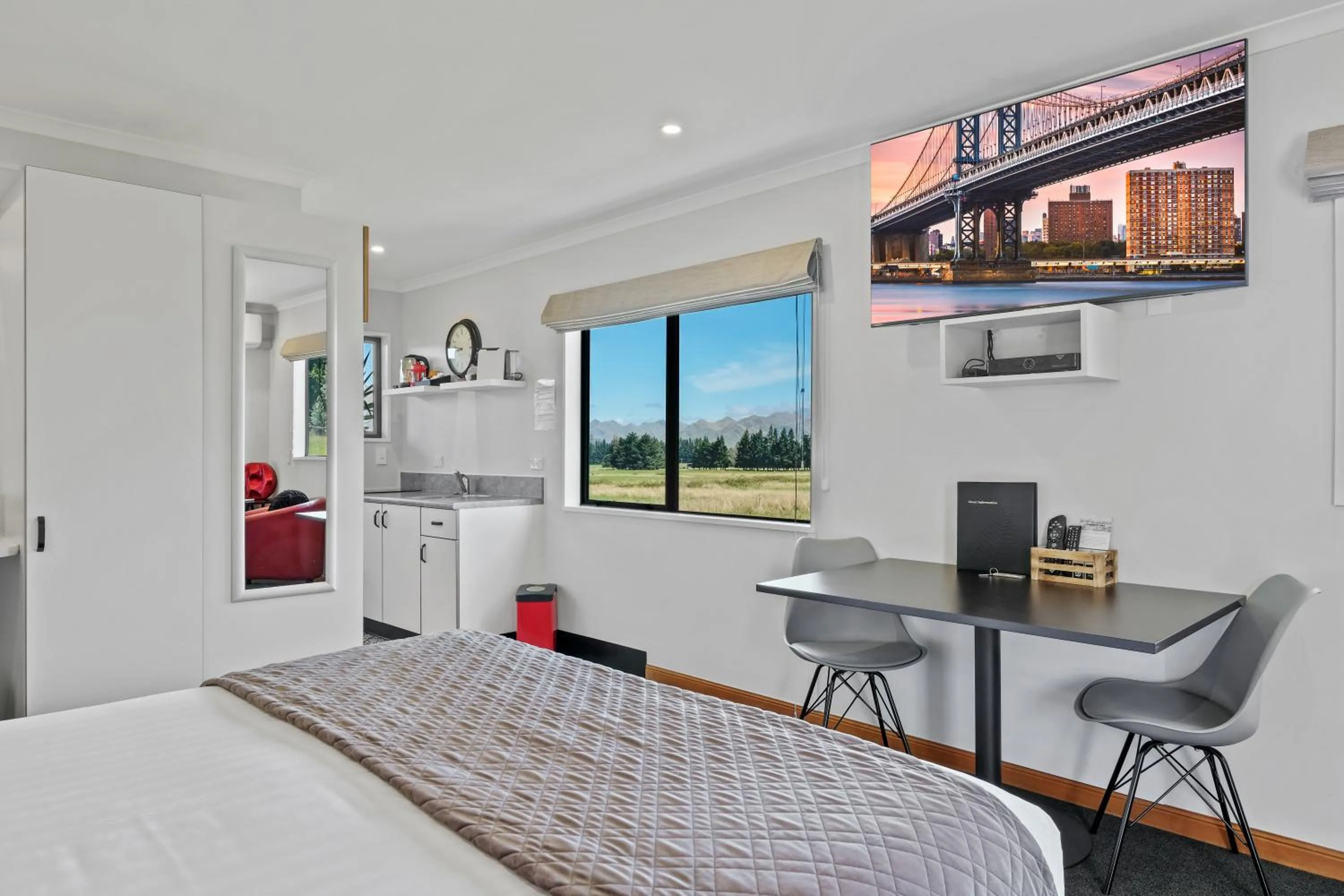 Bed in Hanmer Springs Scenic Views Motel