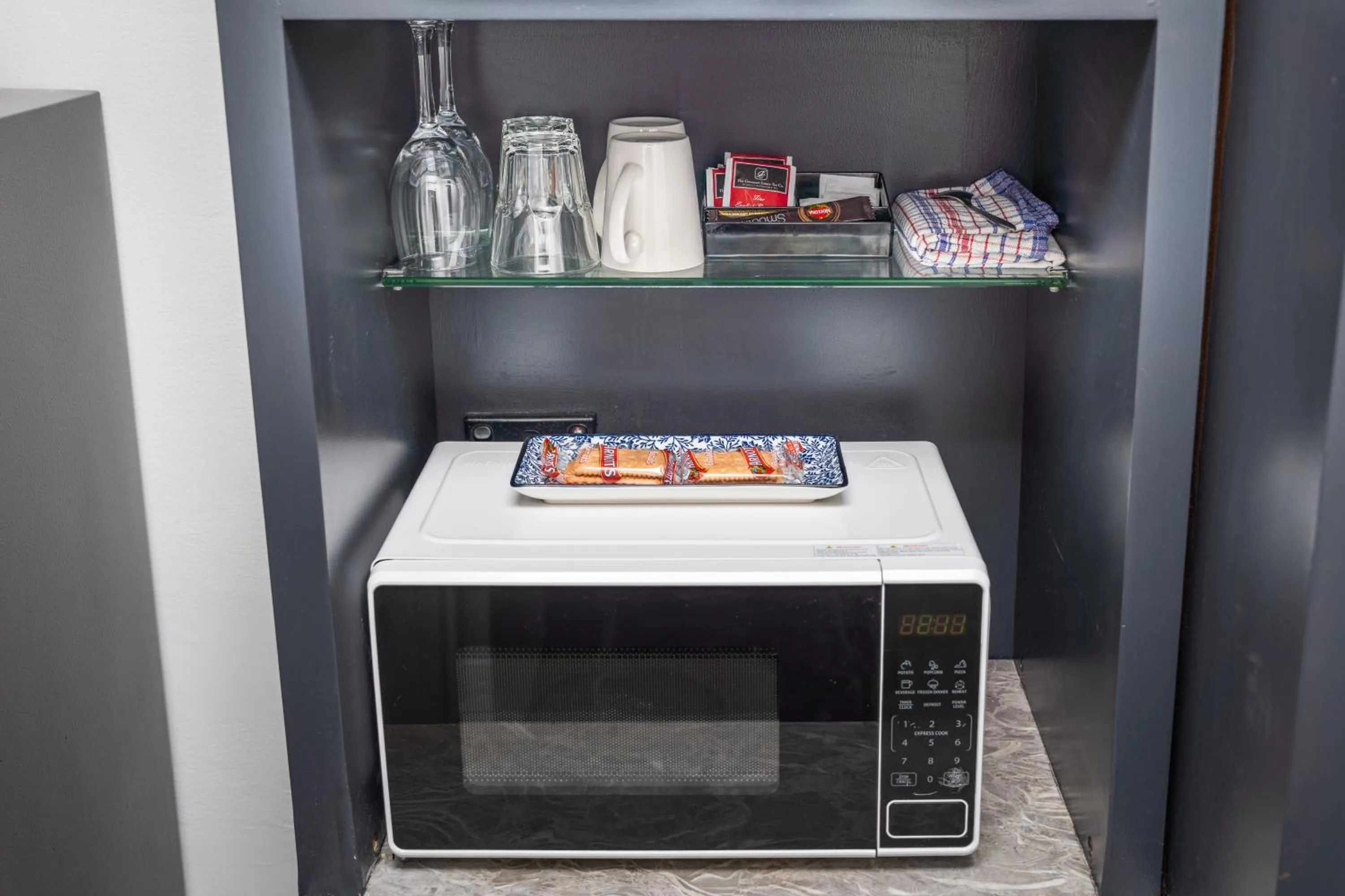 Coffee/tea facilities in Motel 10