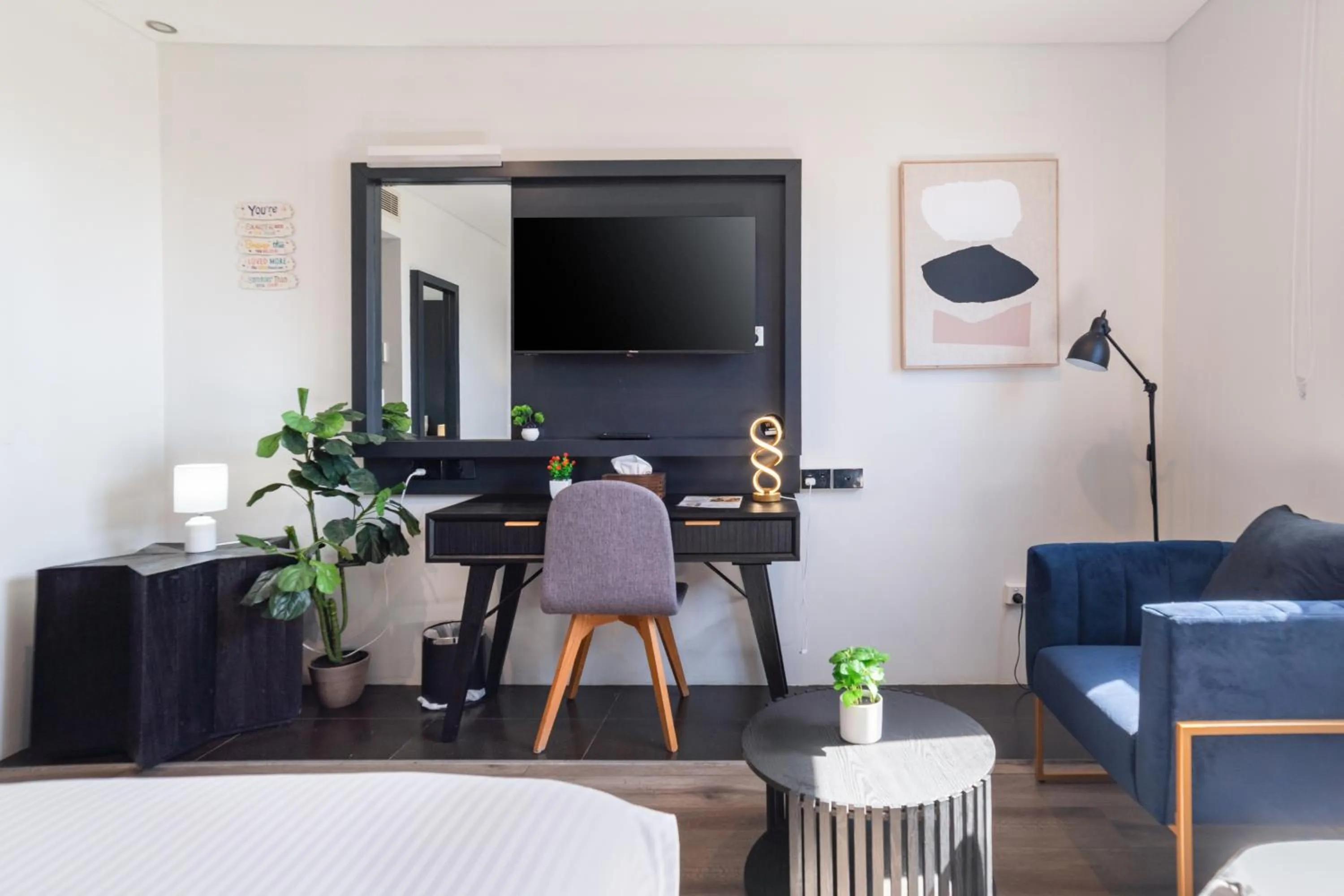 TV and multimedia in Motel 10