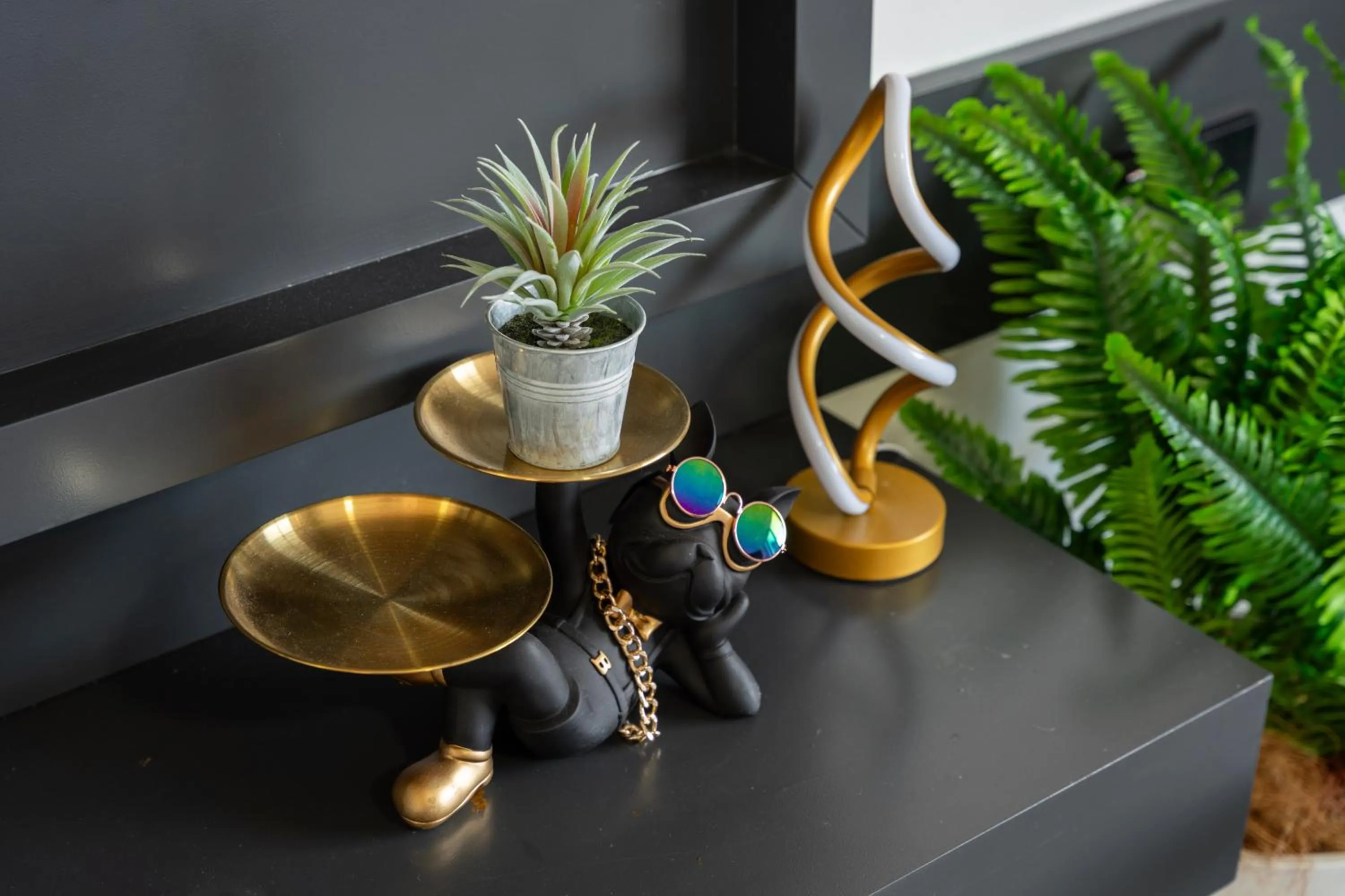 Decorative detail in Motel 10