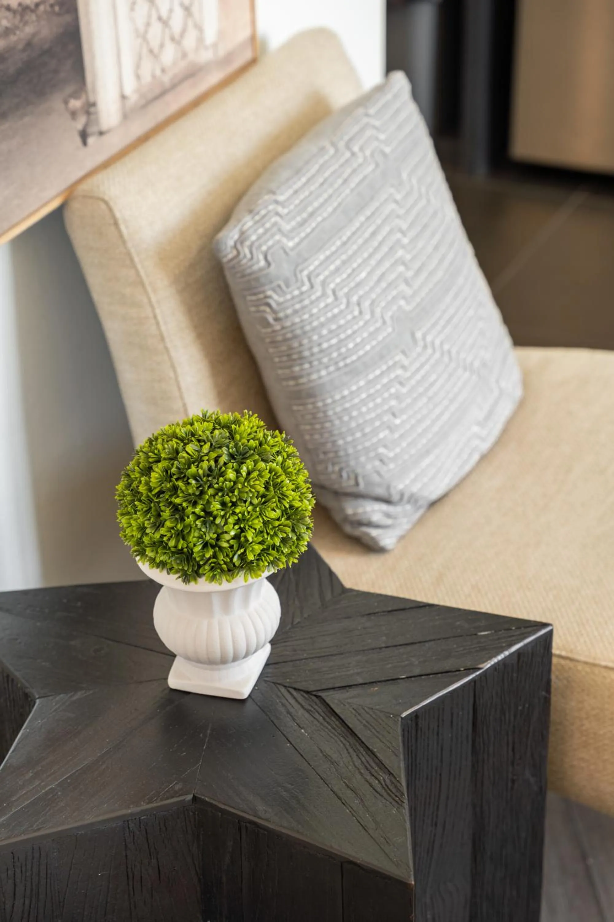 Decorative detail in Motel 10