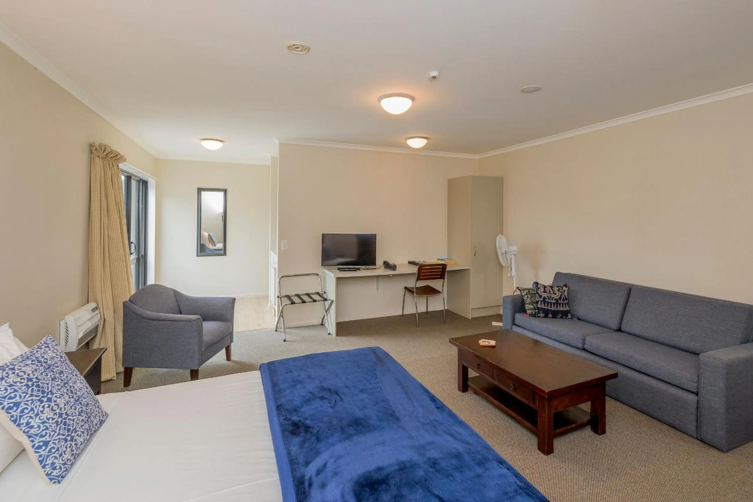 Bed in Finns Paekakariki