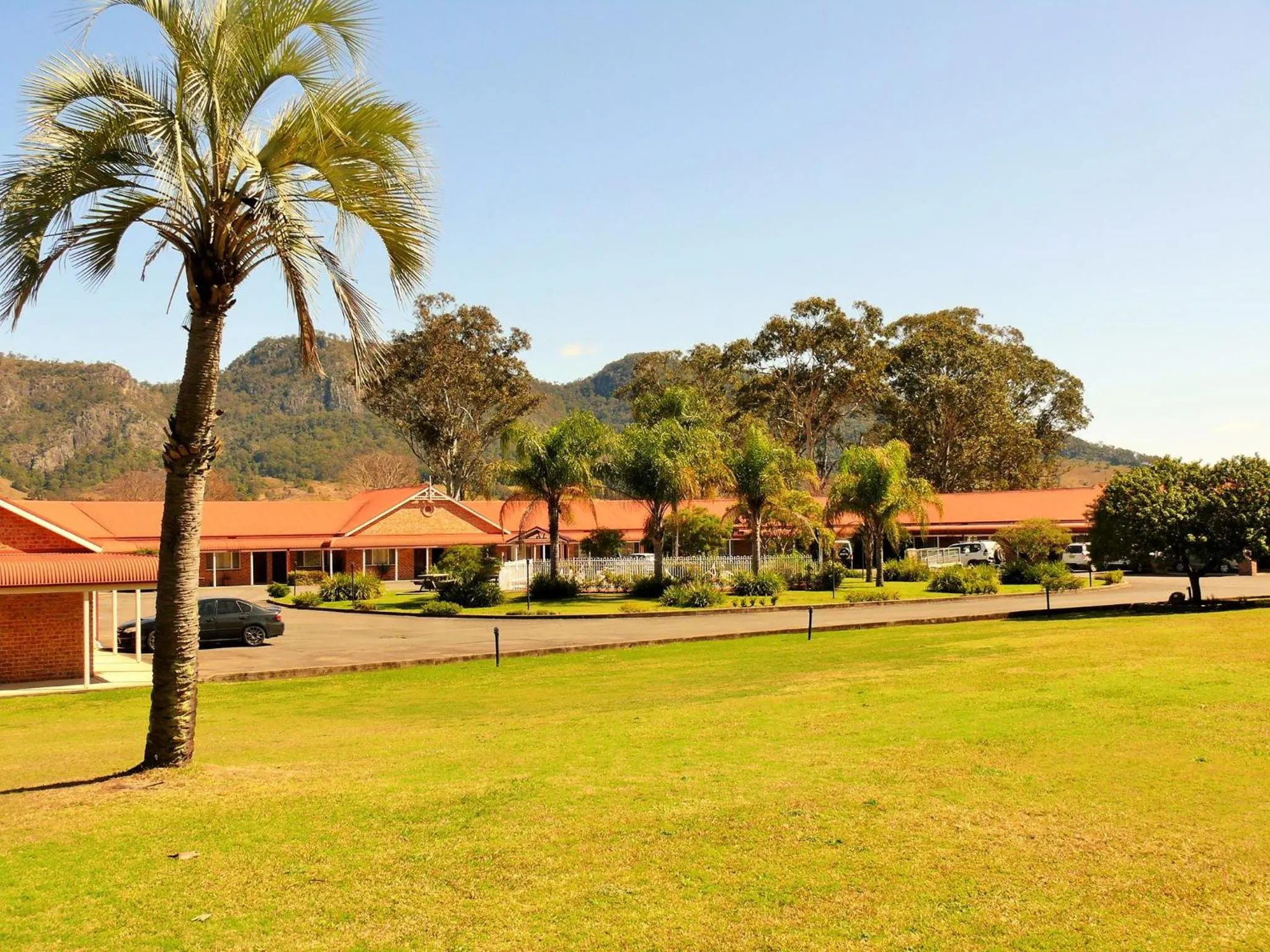 Bird's eye view, Garden in Gloucester Country Lodge Motel