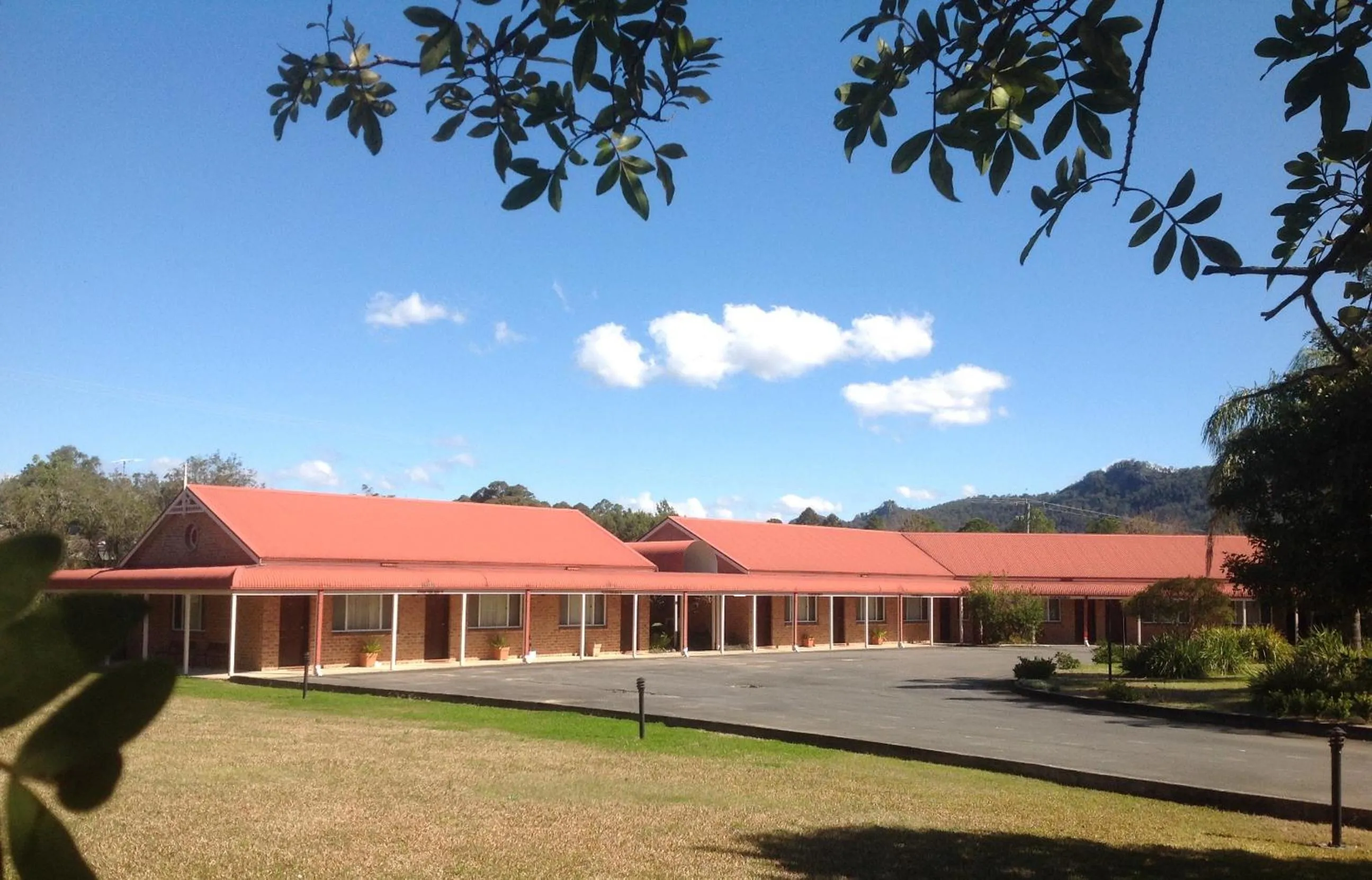 Property Building in Gloucester Country Lodge Motel