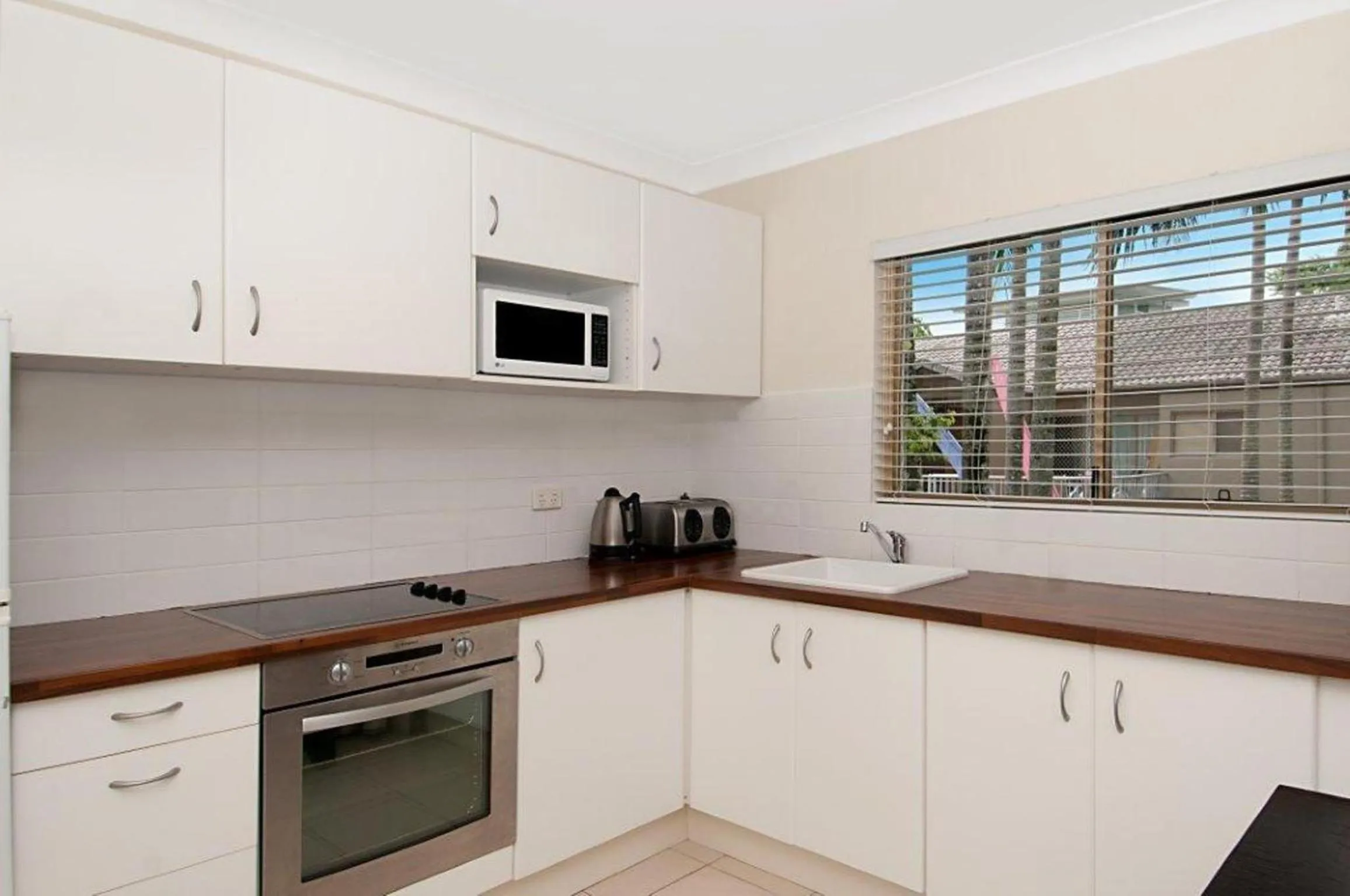 Kitchen or kitchenette in Clearwater Noosa Resort