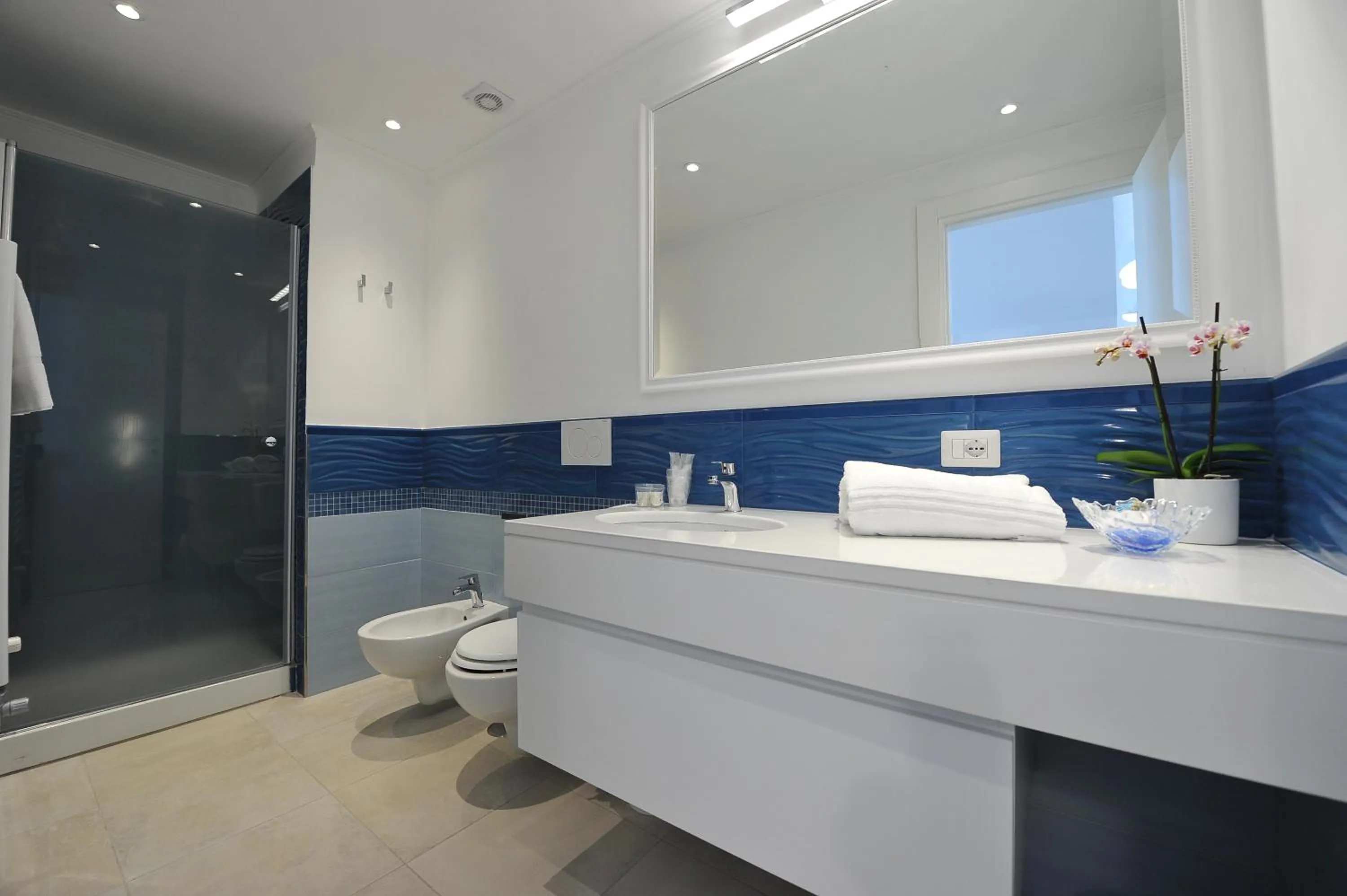 Bathroom in SorrentoBay