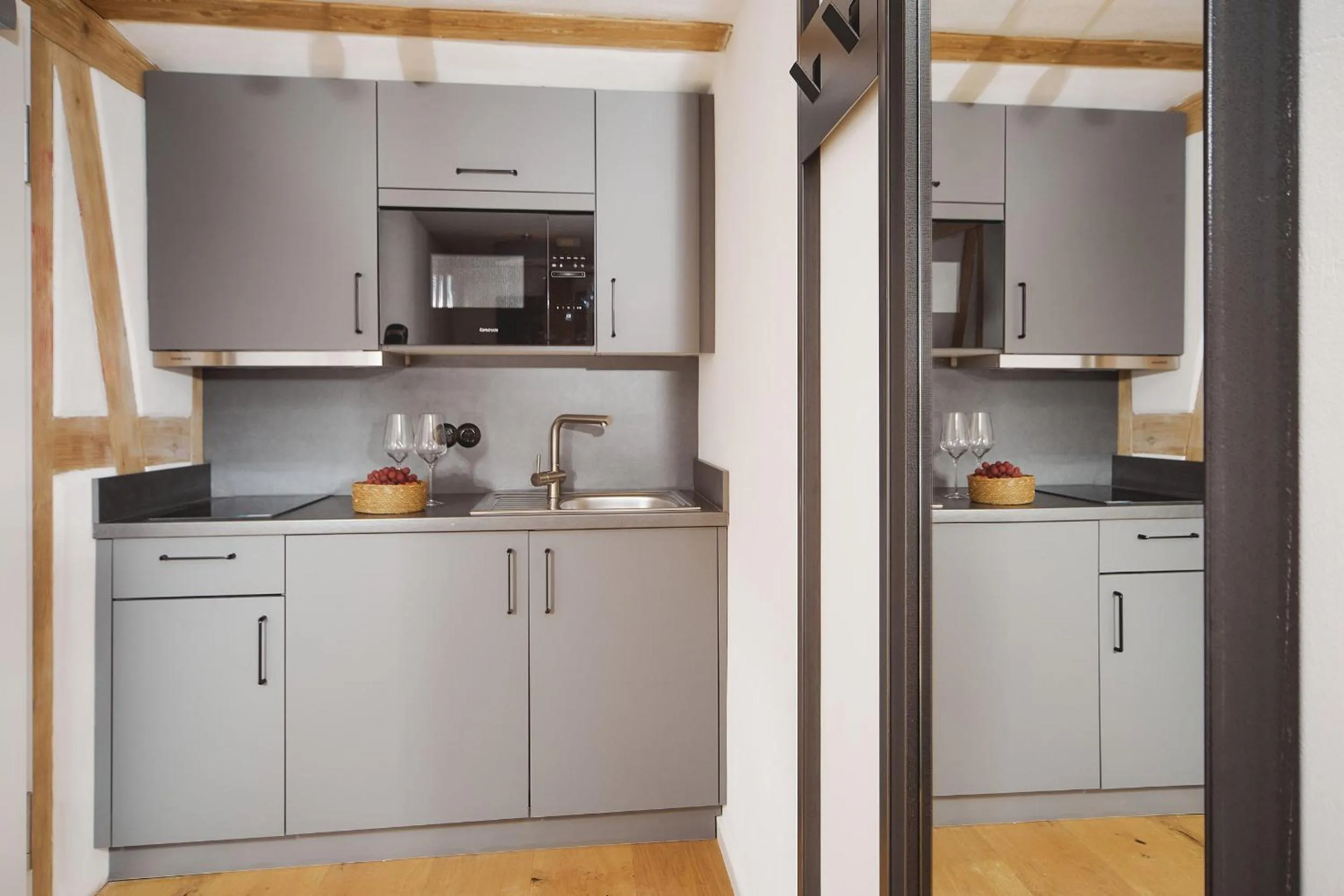 Kitchen or kitchenette in Weinforum Franken Hotel & Restaurant