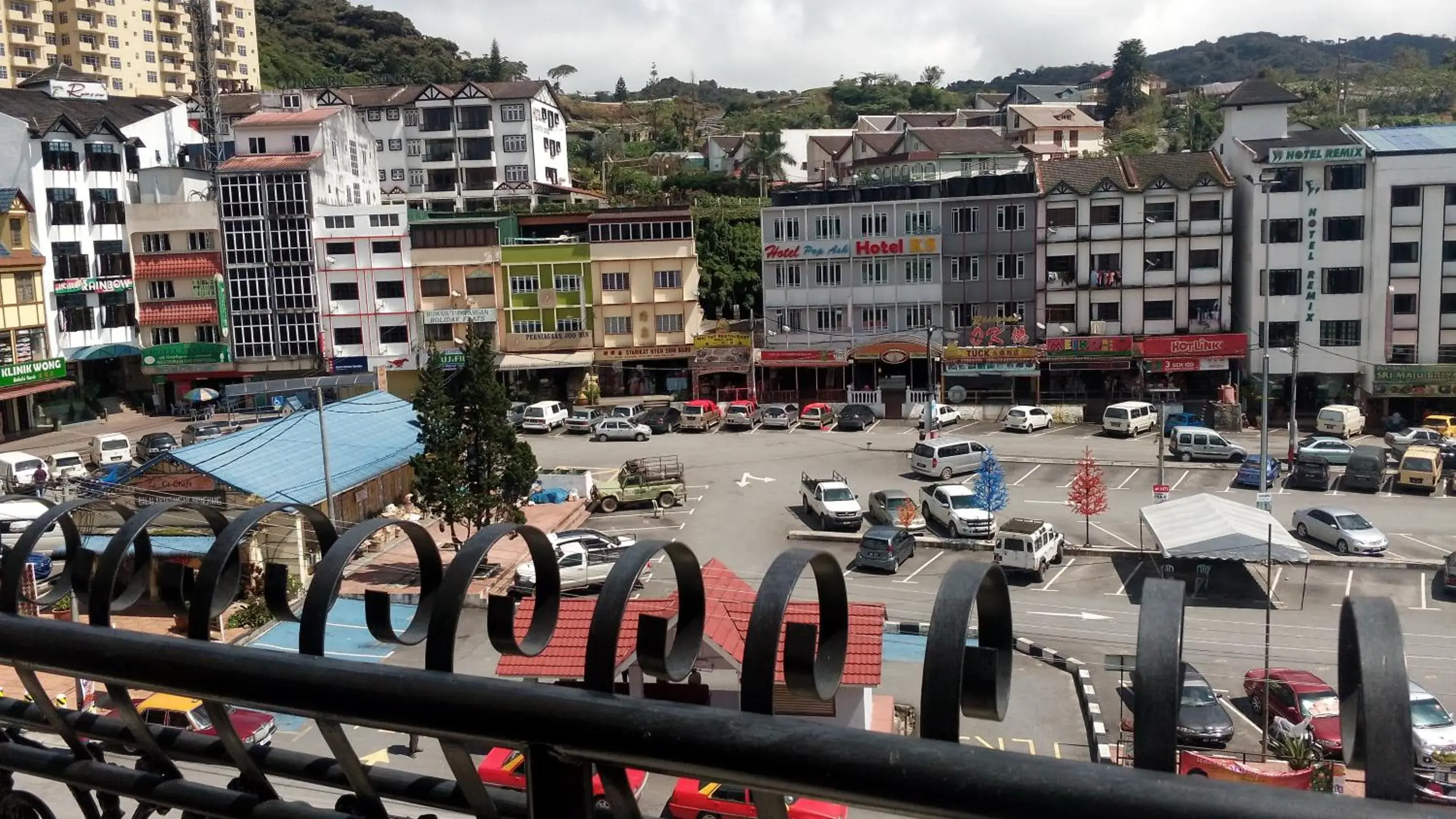 Deluxe Double Room with Balcony in Hong Kong Hotel Deluxe Double Room with Balcony in Hong Kong Hotel