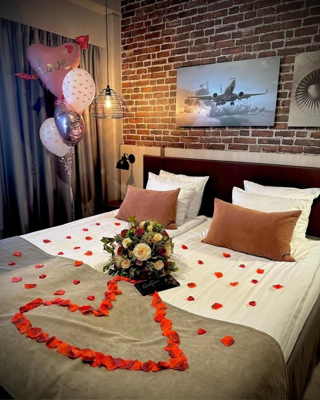 Photo of the whole room, Bed in Skyline Airport Hotel