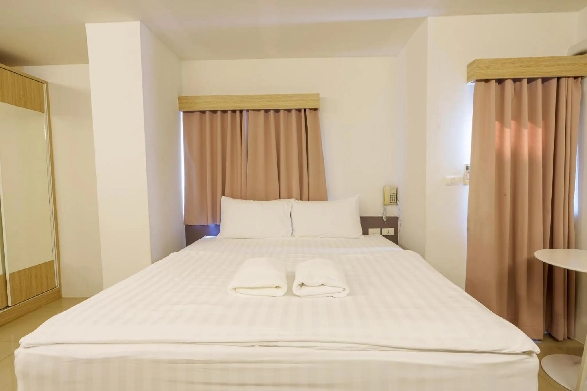 Bed in Prom Ratchada Hotel