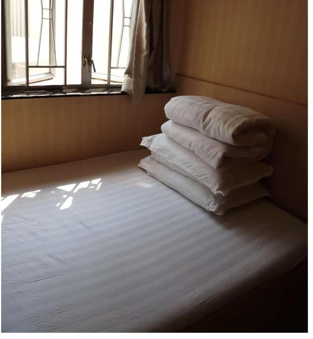 Bed in Lung Wa Hotel