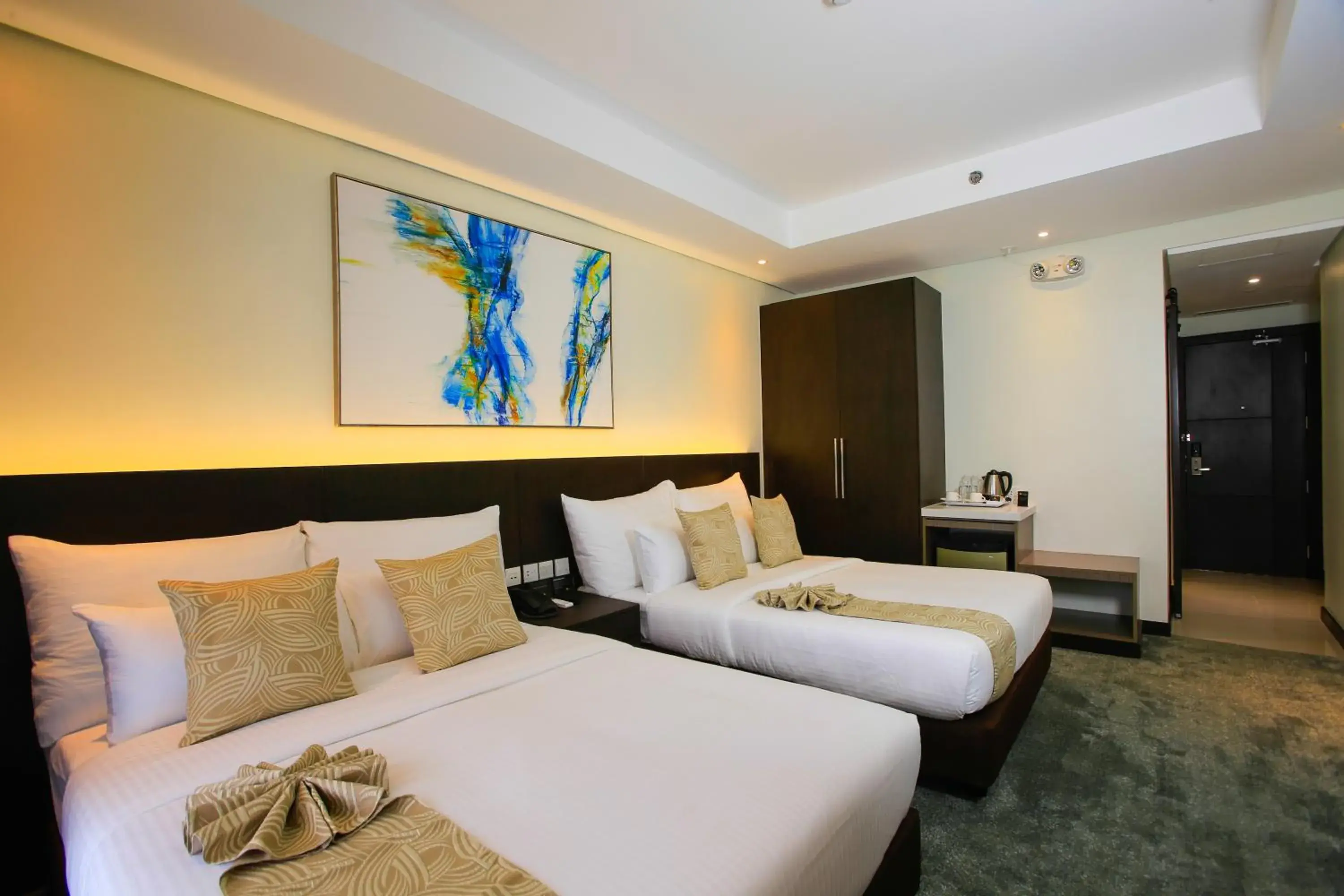 Deluxe Double or Twin Room with Mayon Volcano View in The Oriental Hotel Legazpi Deluxe Double or Twin Room with Mayon Volcano View in The Oriental Hotel Legazpi