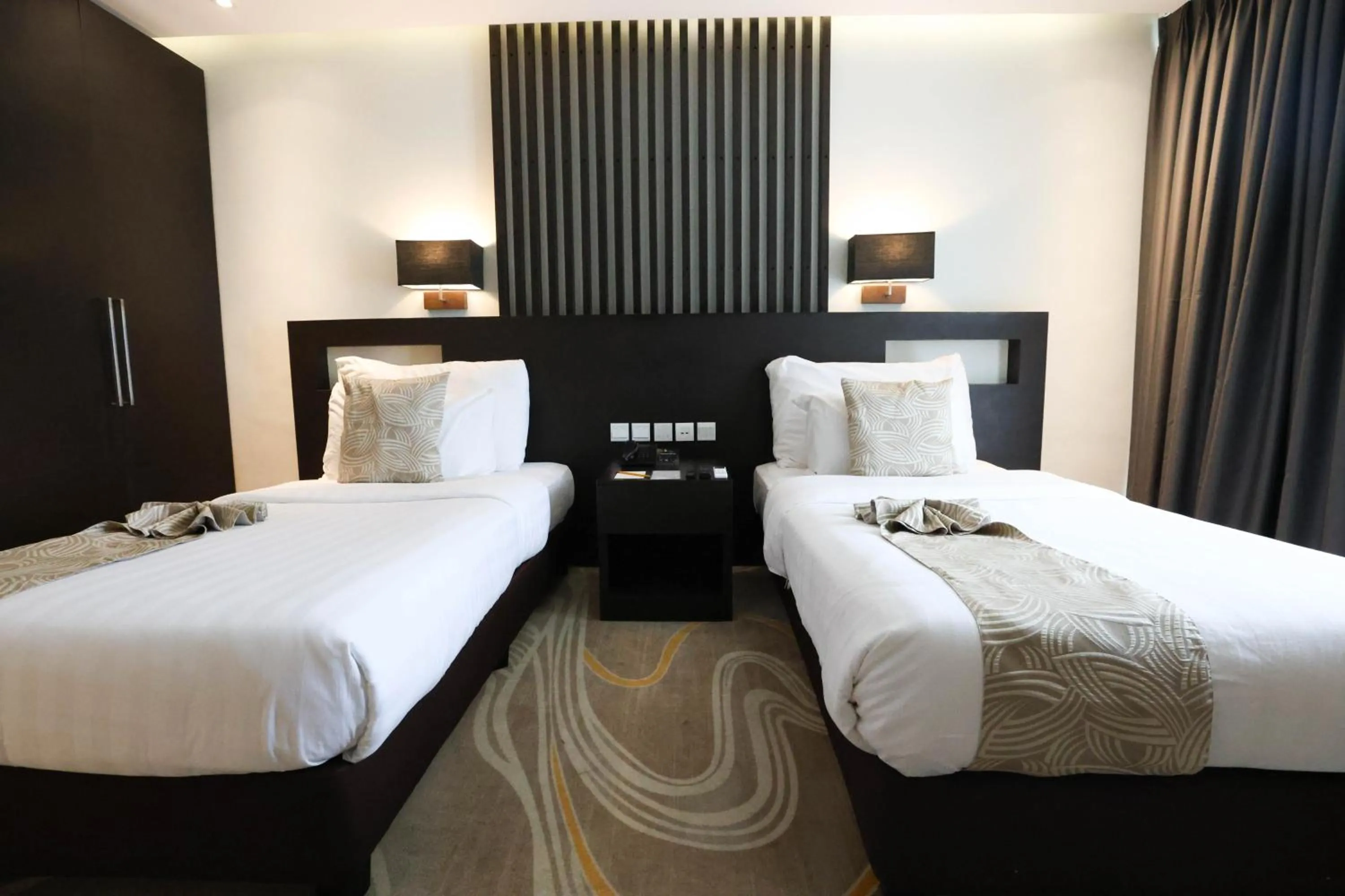 Bed in The Oriental Hotel Legazpi