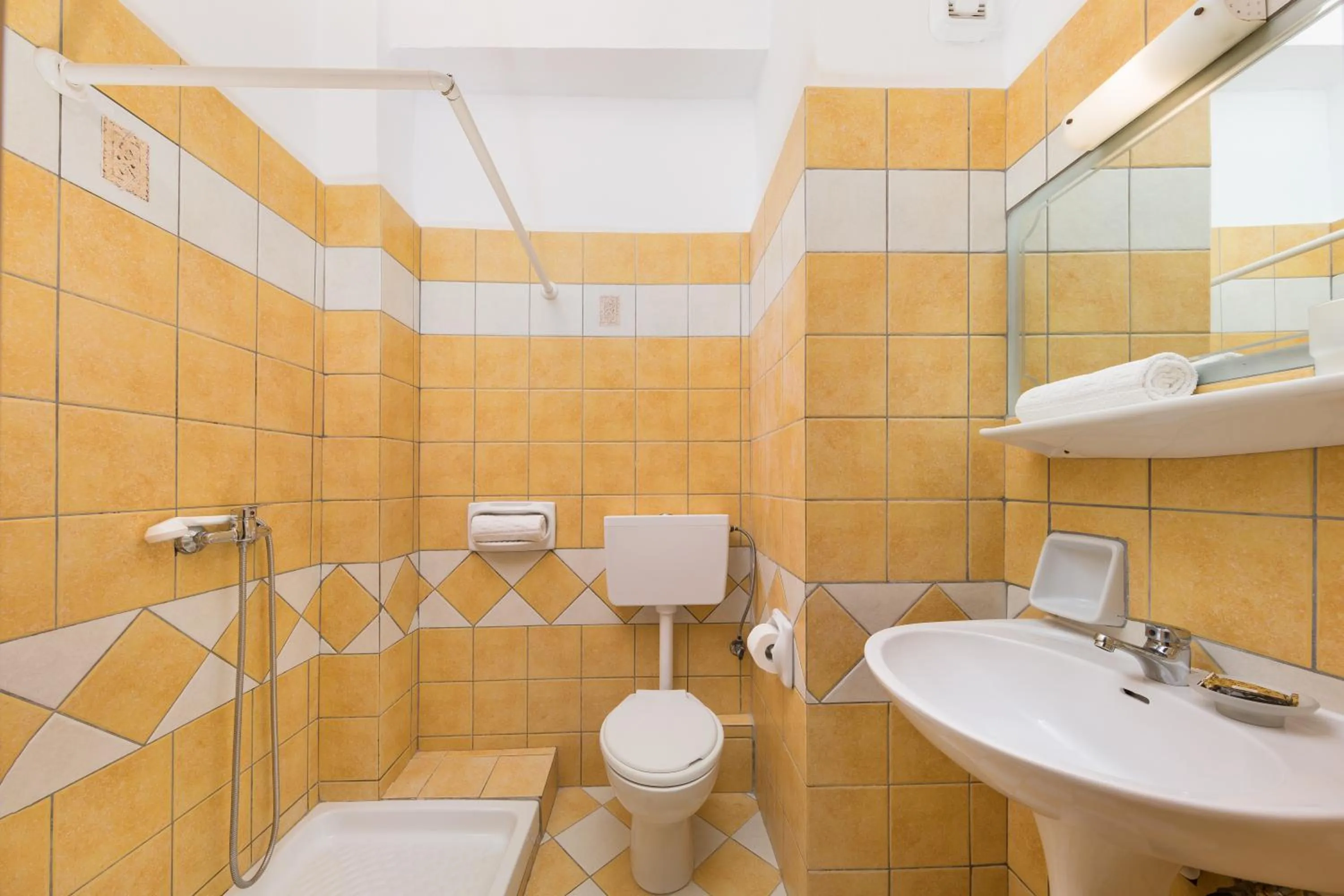 Bathroom in Lefkimi Hotel