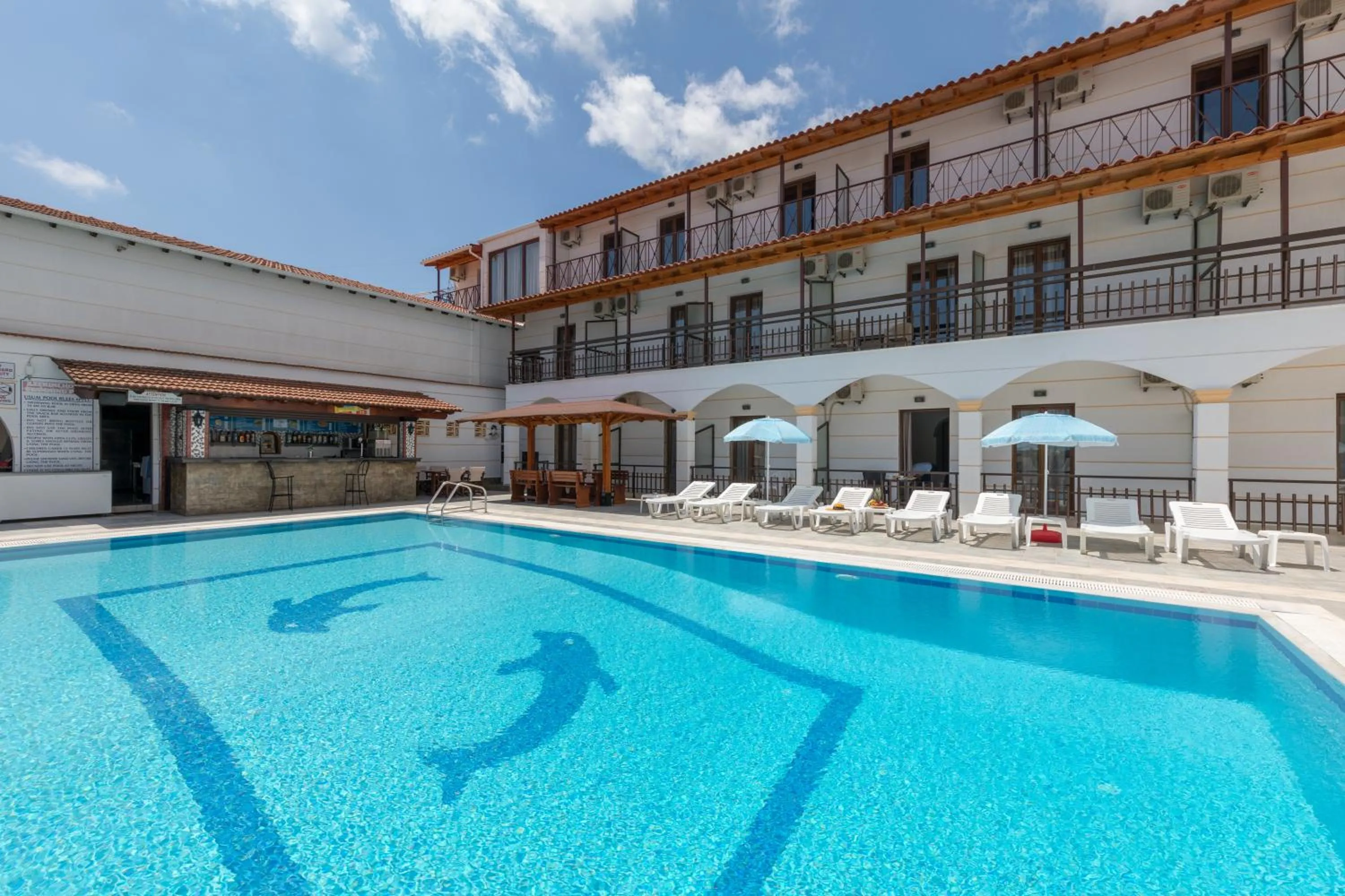 Swimming pool in Lefkimi Hotel